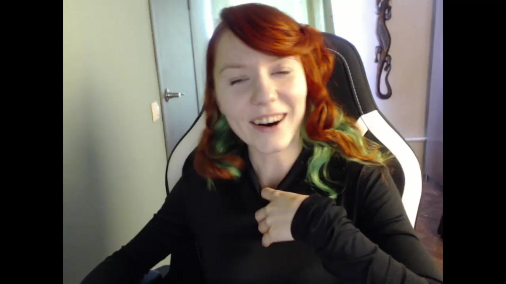 Gallery image thumbnail from NikiFoks18's myfreecams stream on, 03/04/2024, 10:09 image 1 of 20