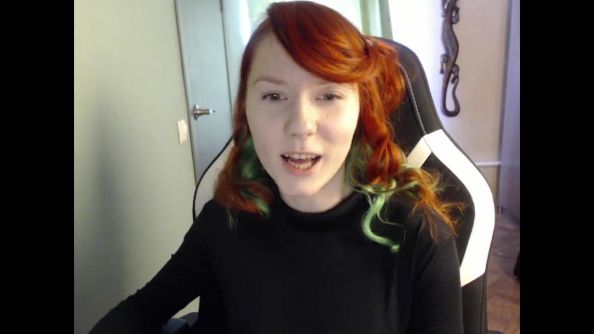 Gallery image thumbnail from NikiFoks18's myfreecams stream on, 03/04/2024, 10:09 image 2 of 20