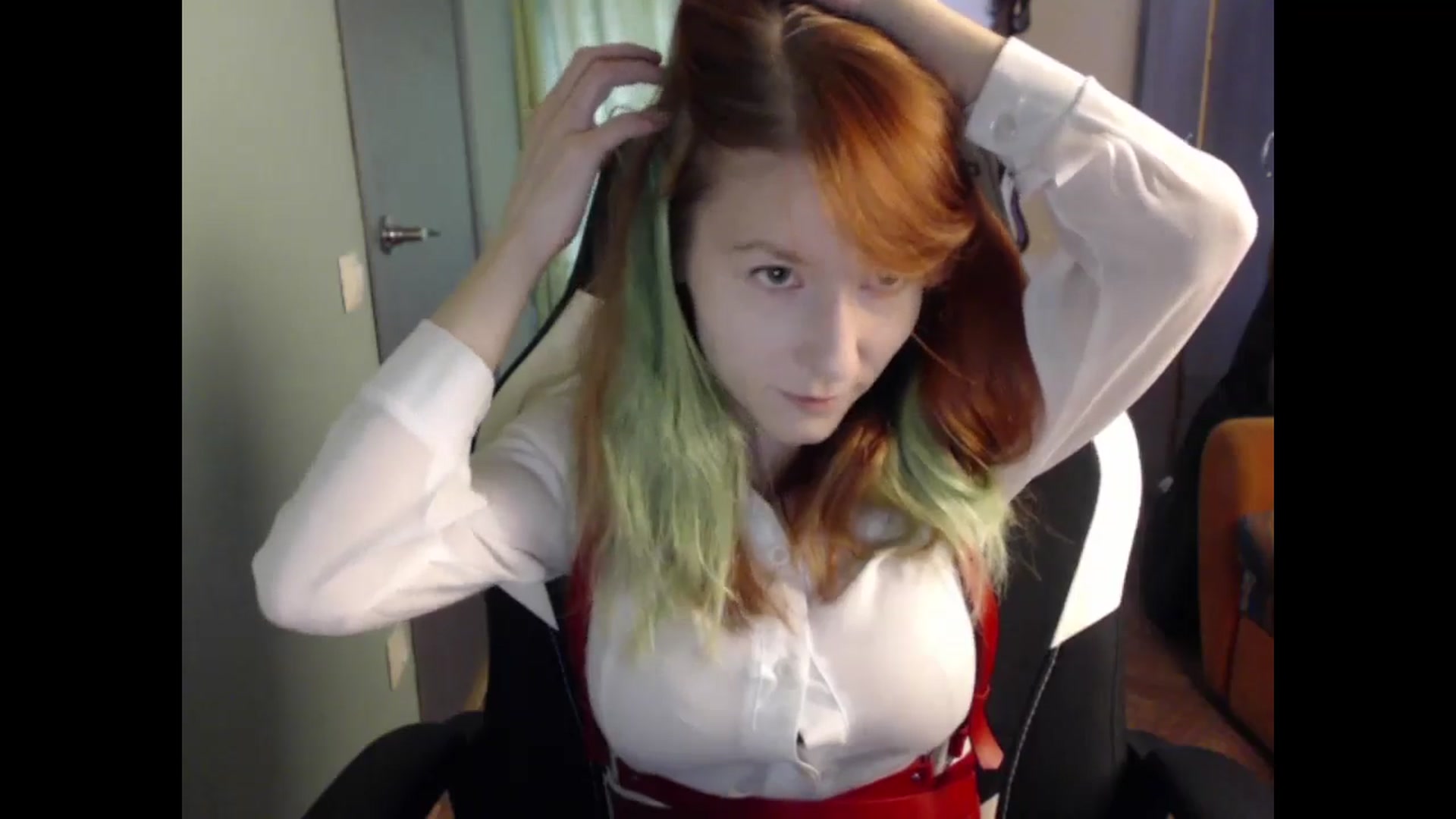 Gallery image thumbnail from NikiFoks18's myfreecams stream on, 04/25/2024, 08:29 image 4 of 20