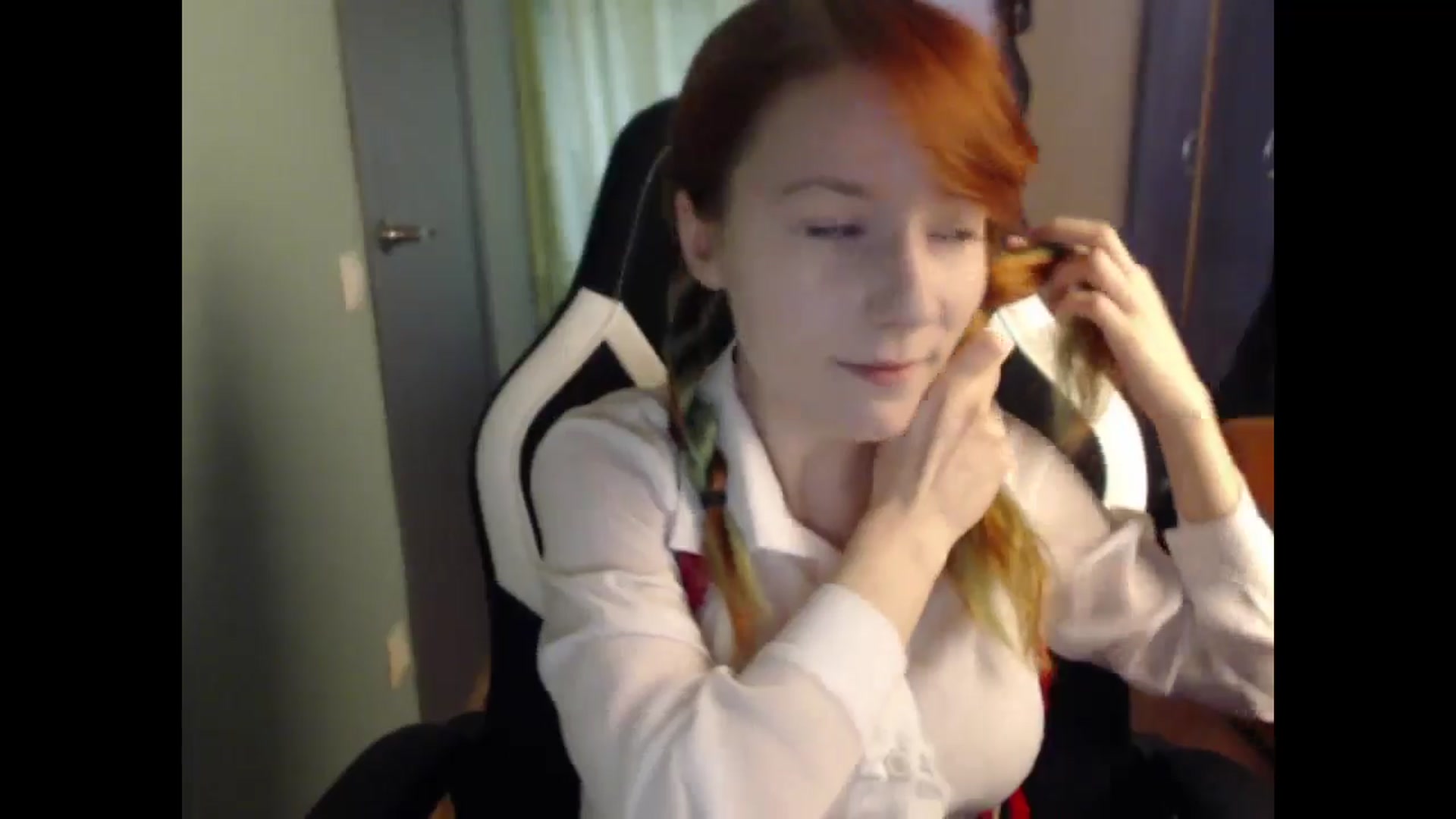 Gallery image thumbnail from NikiFoks18's myfreecams stream on, 04/25/2024, 08:29 image 8 of 20
