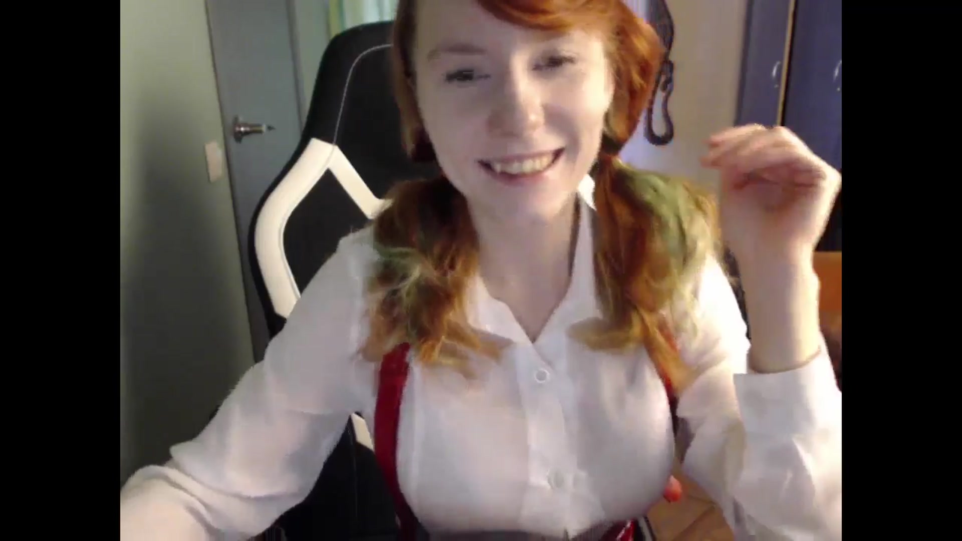 Gallery image thumbnail from NikiFoks18's myfreecams stream on, 05/09/2024, 09:58 image 13 of 20