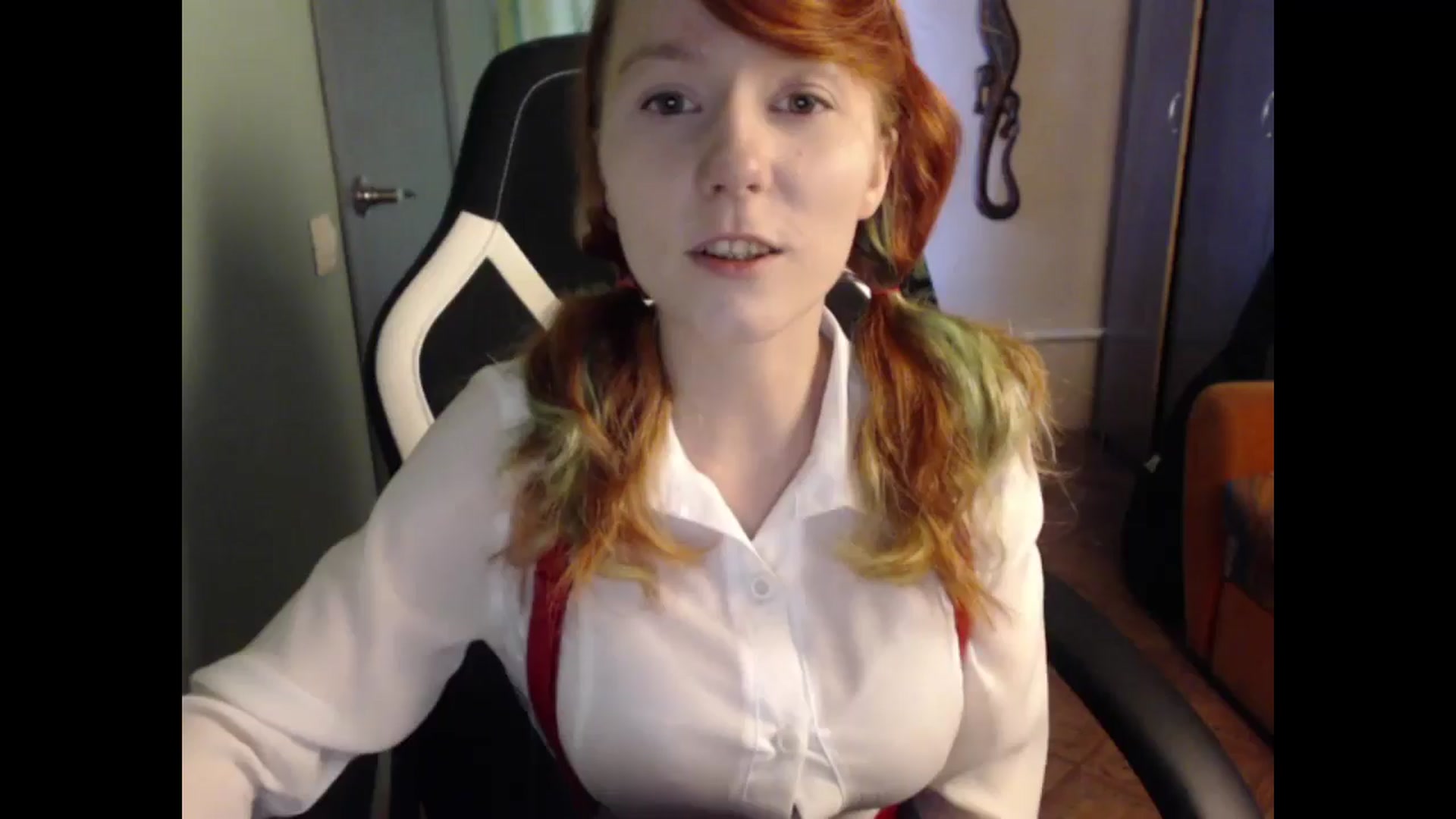 Gallery image thumbnail from NikiFoks18's myfreecams stream on, 05/09/2024, 09:58 image 14 of 20
