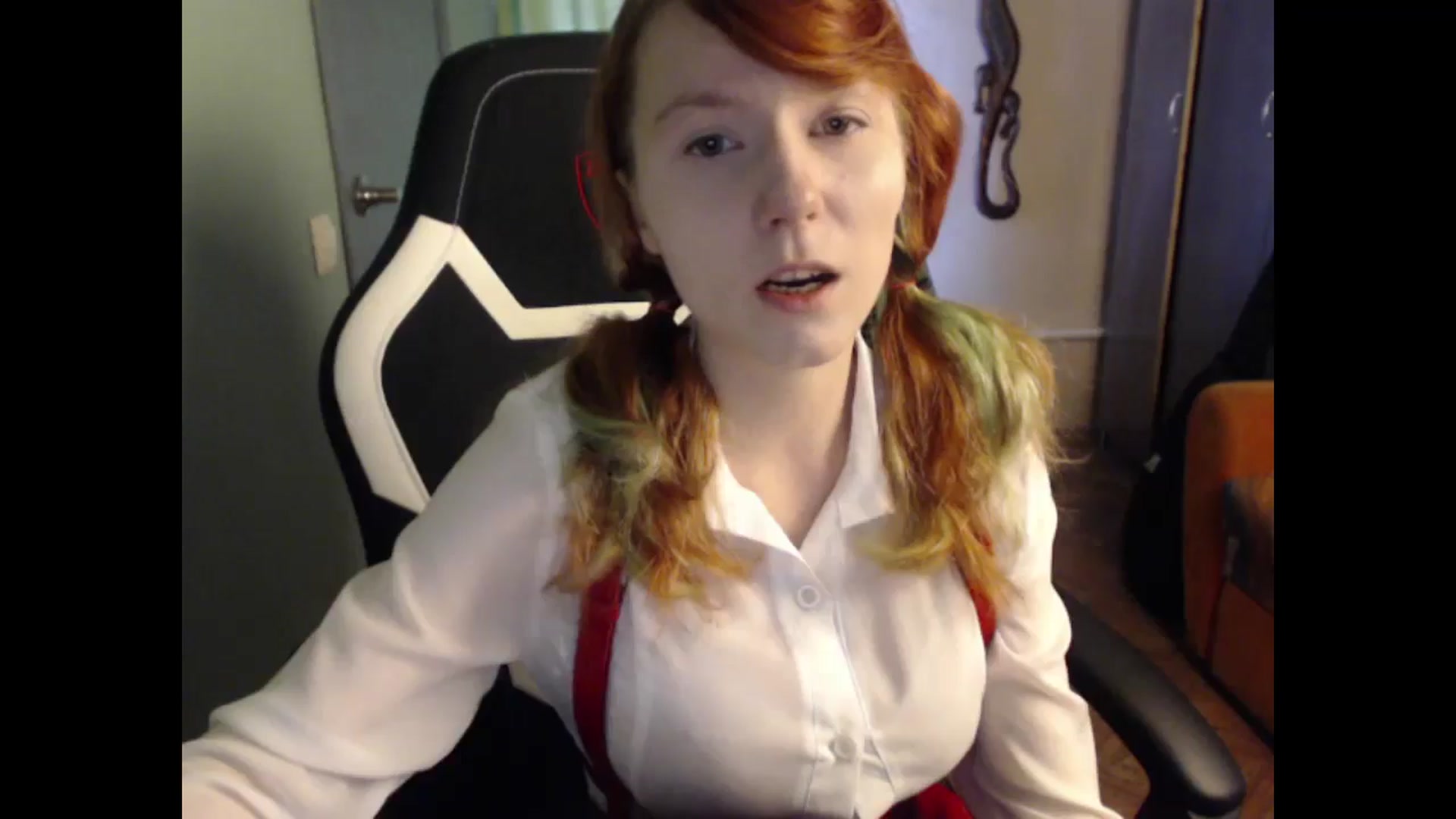 Gallery image thumbnail from NikiFoks18's myfreecams stream on, 05/09/2024, 09:58 image 15 of 20