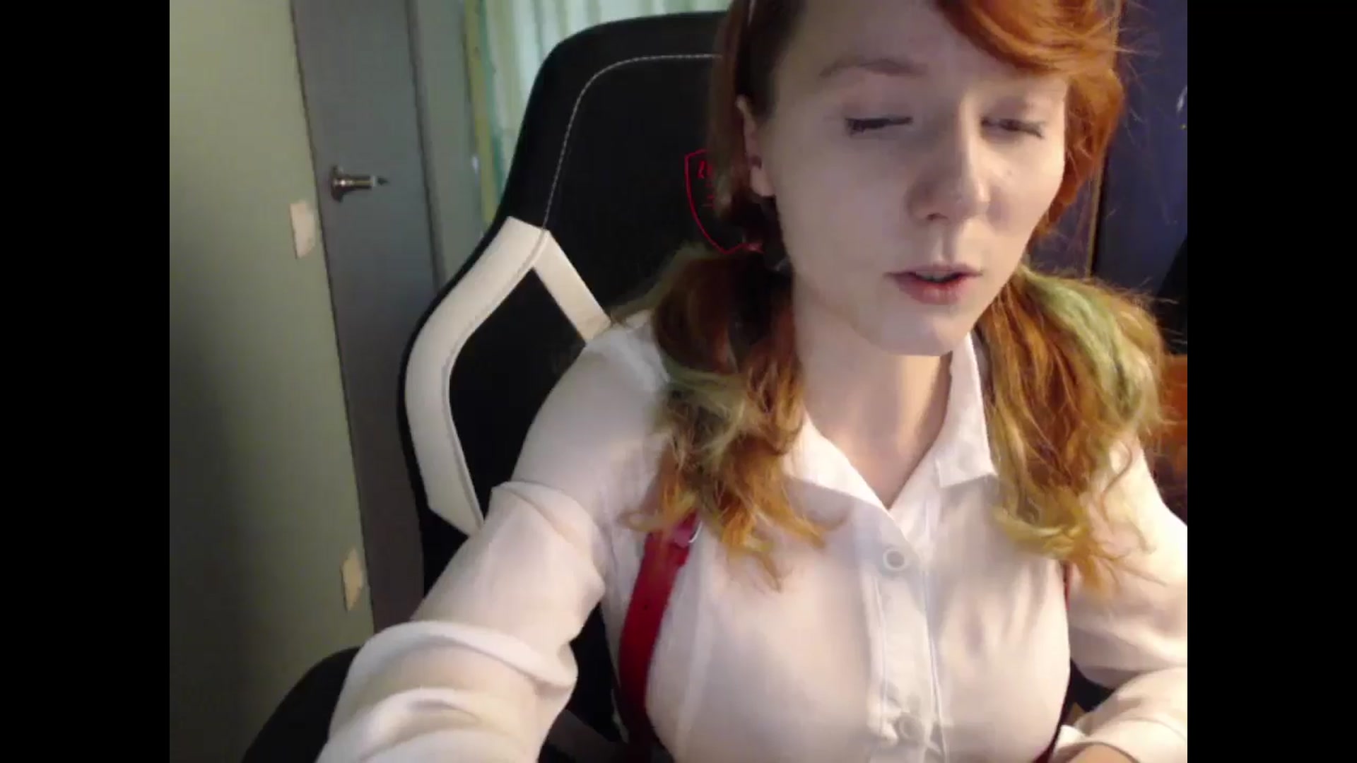 Gallery image thumbnail from NikiFoks18's myfreecams stream on, 05/09/2024, 09:58 image 6 of 20