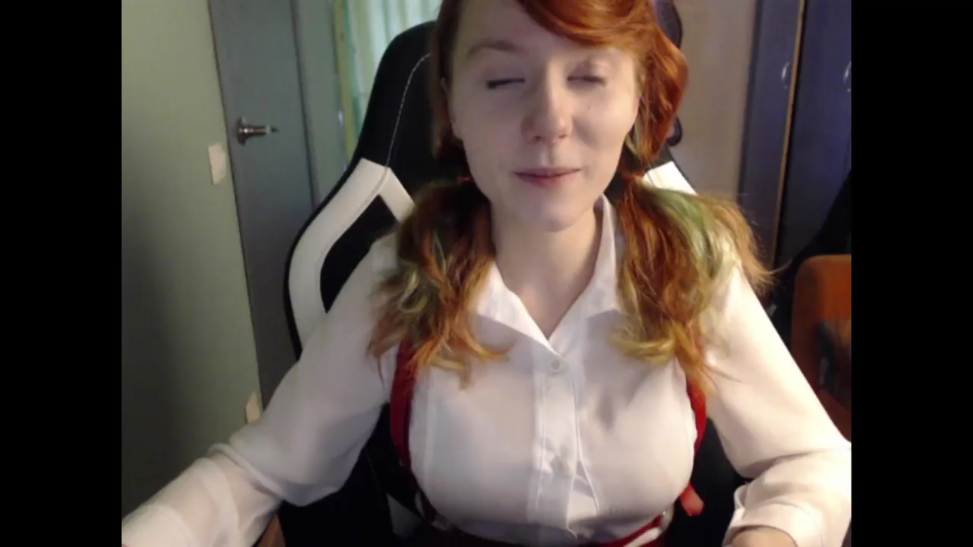 Gallery image thumbnail from NikiFoks18's myfreecams stream on, 05/09/2024, 09:58 image 5 of 20