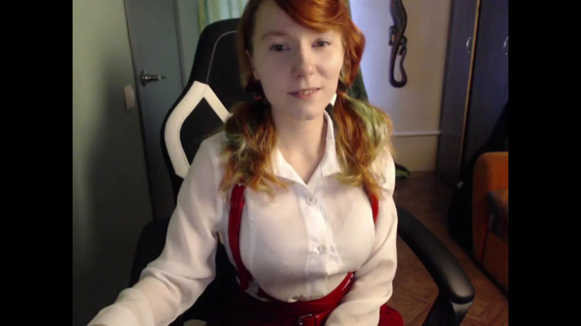 Gallery image thumbnail from NikiFoks18's myfreecams stream on, 05/09/2024, 09:58 image 10 of 20