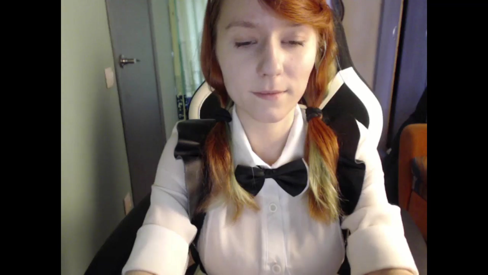 Gallery image thumbnail from NikiFoks18's myfreecams stream on, 05/13/2024, 11:13 image 16 of 20