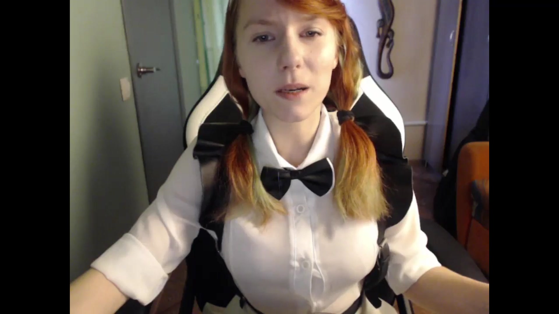 Gallery image thumbnail from NikiFoks18's myfreecams stream on, 05/13/2024, 11:13 image 12 of 20