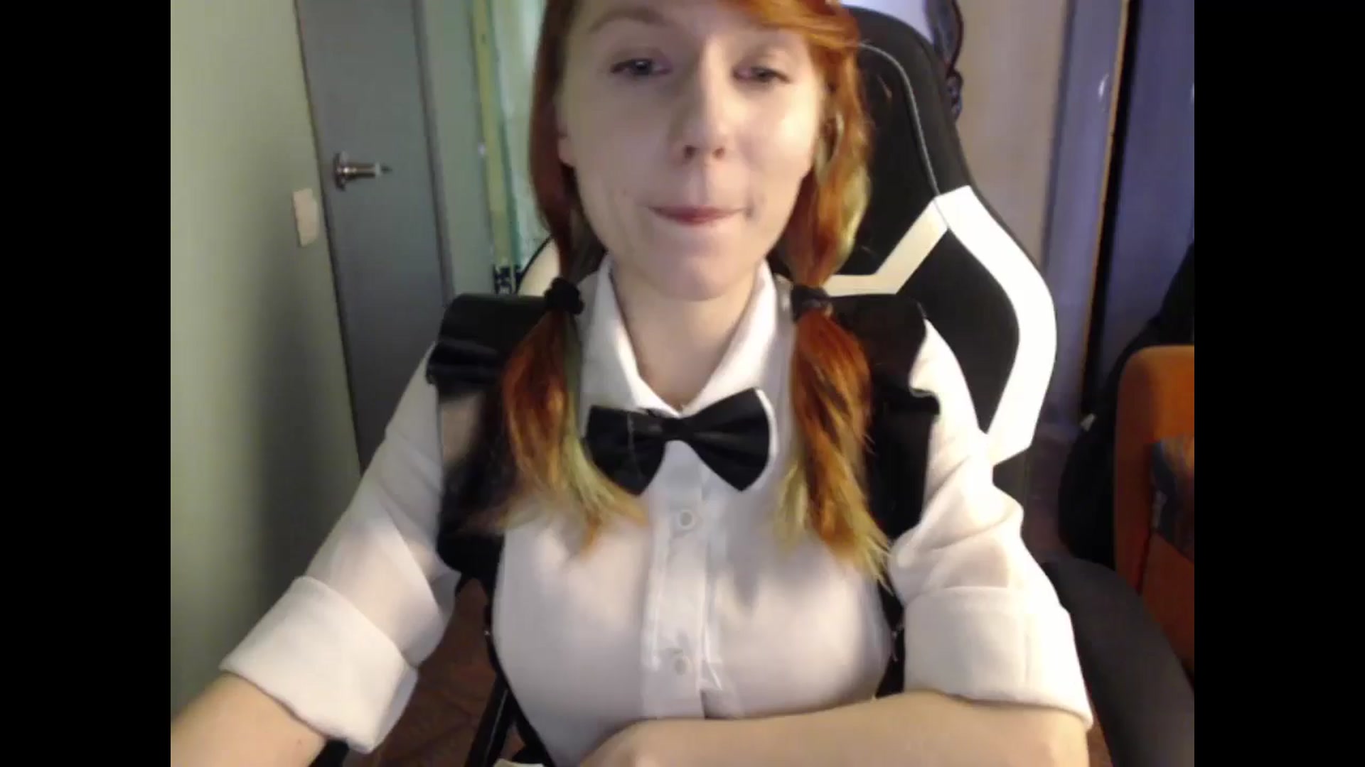 Gallery image thumbnail from NikiFoks18's myfreecams stream on, 05/13/2024, 11:13 image 17 of 20