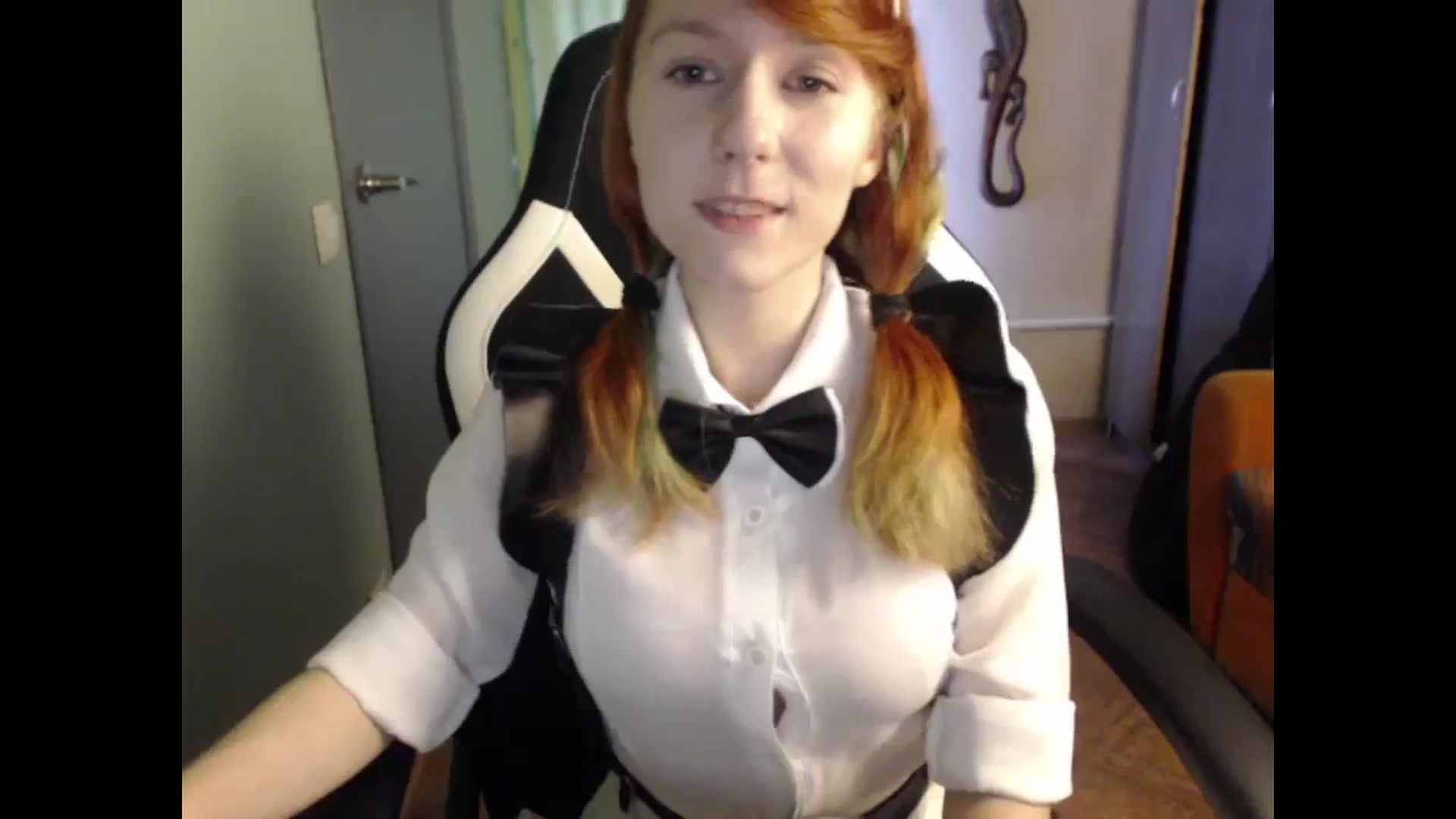 Gallery image thumbnail from NikiFoks18's myfreecams stream on, 05/13/2024, 11:13 image 11 of 20
