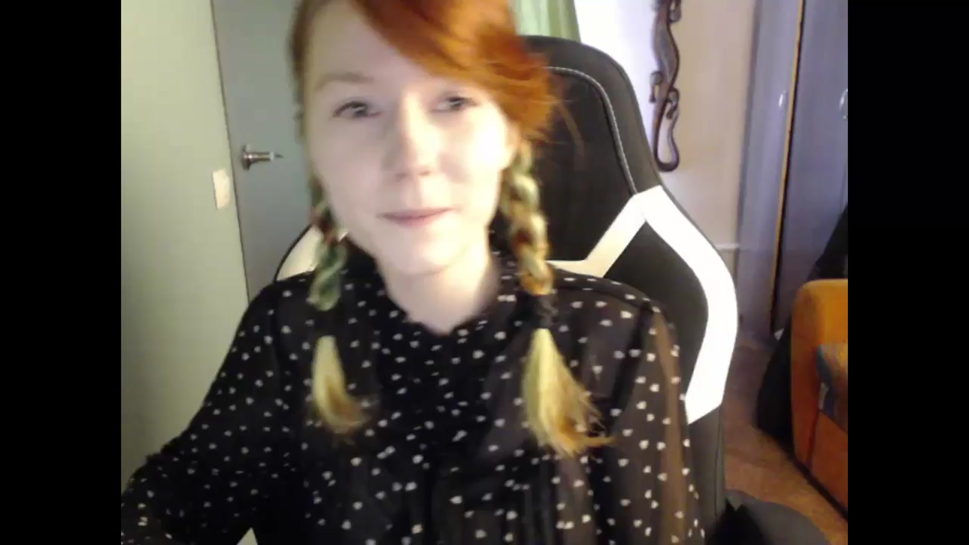 Gallery image thumbnail from NikiFoks18's myfreecams stream on, 05/14/2024, 08:57 image 1 of 20