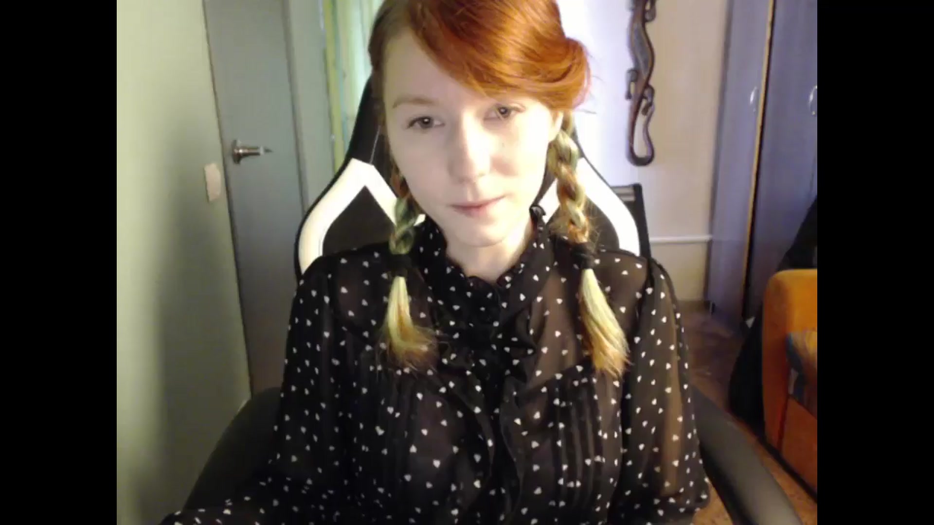 Gallery image thumbnail from NikiFoks18's myfreecams stream on, 05/14/2024, 08:57 image 16 of 20