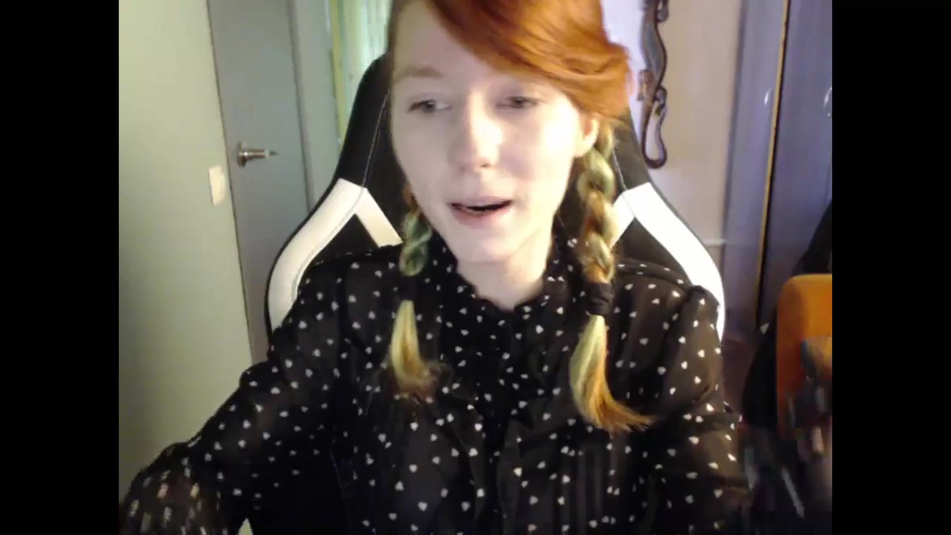 Gallery image thumbnail from NikiFoks18's myfreecams stream on, 05/14/2024, 08:57 image 7 of 20