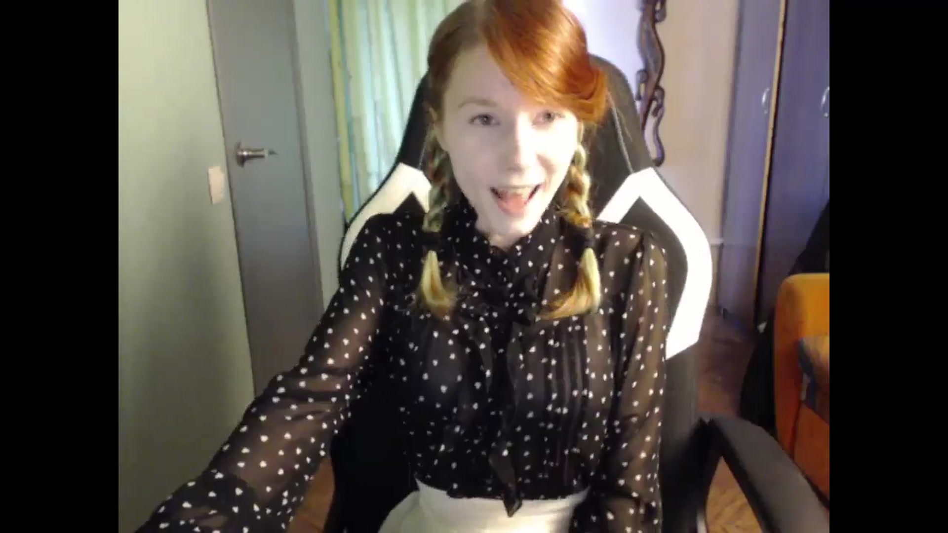 Gallery image thumbnail from NikiFoks18's myfreecams stream on, 05/14/2024, 08:57 image 11 of 20