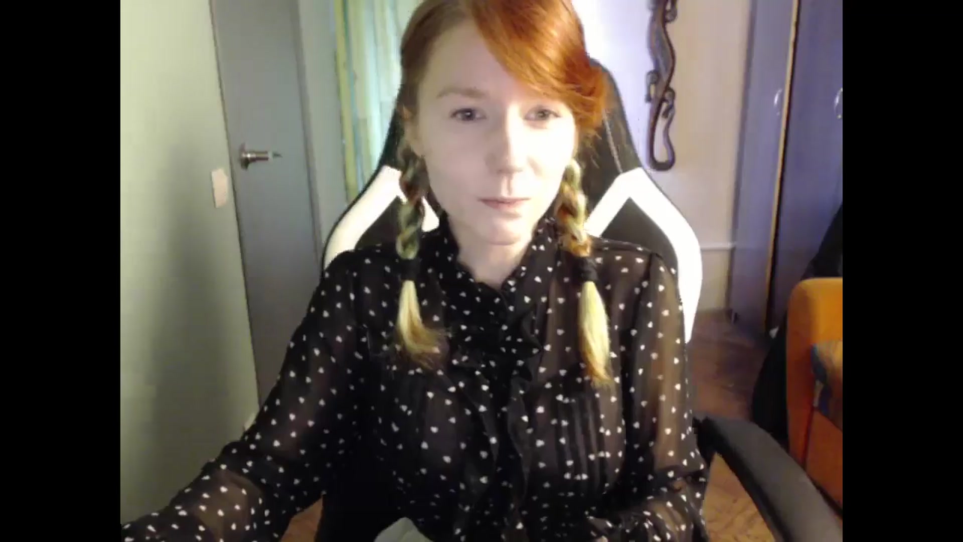 Gallery image thumbnail from NikiFoks18's myfreecams stream on, 05/14/2024, 08:57 image 13 of 20