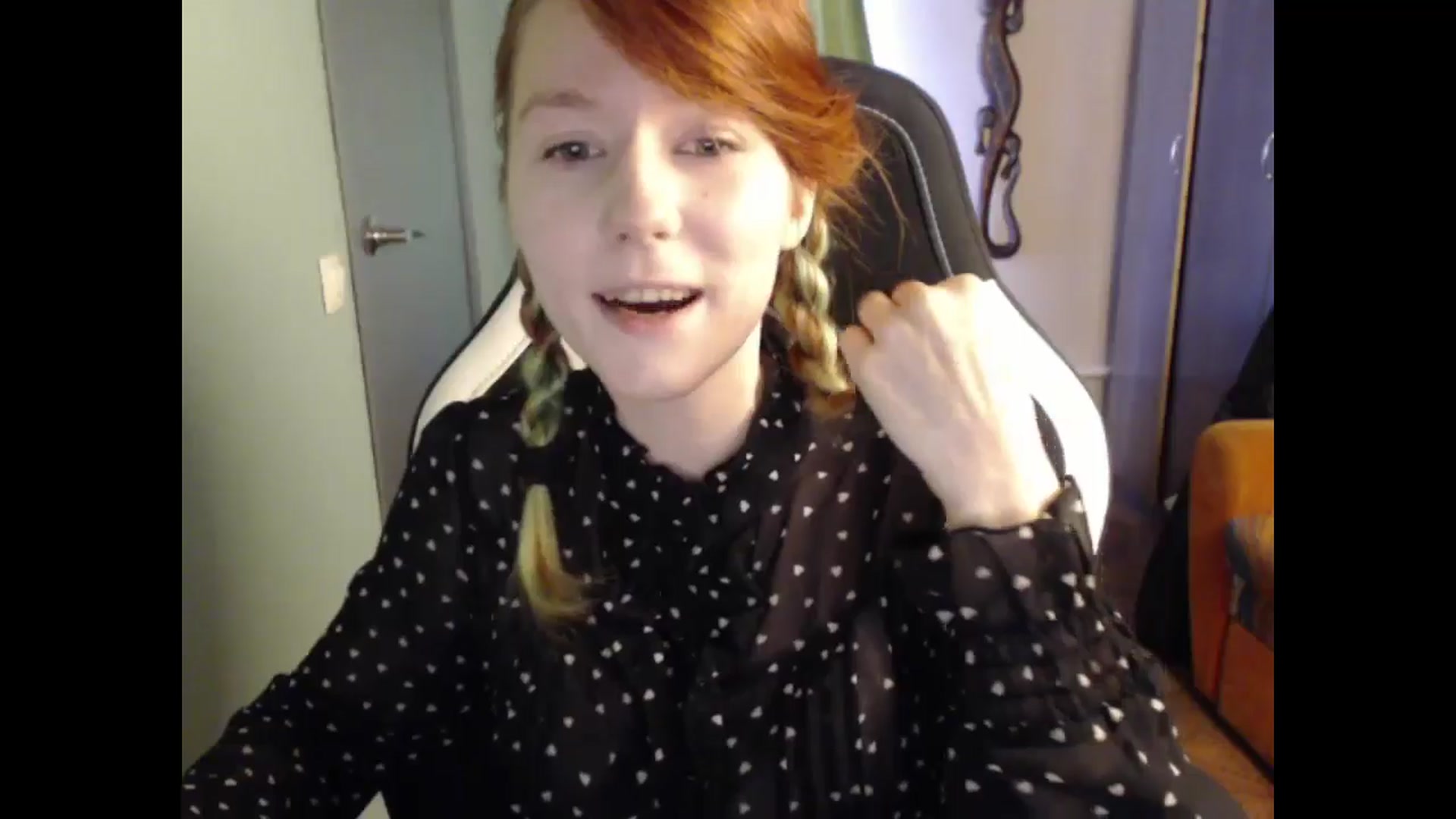 Gallery image thumbnail from NikiFoks18's myfreecams stream on, 05/14/2024, 08:57 image 8 of 20