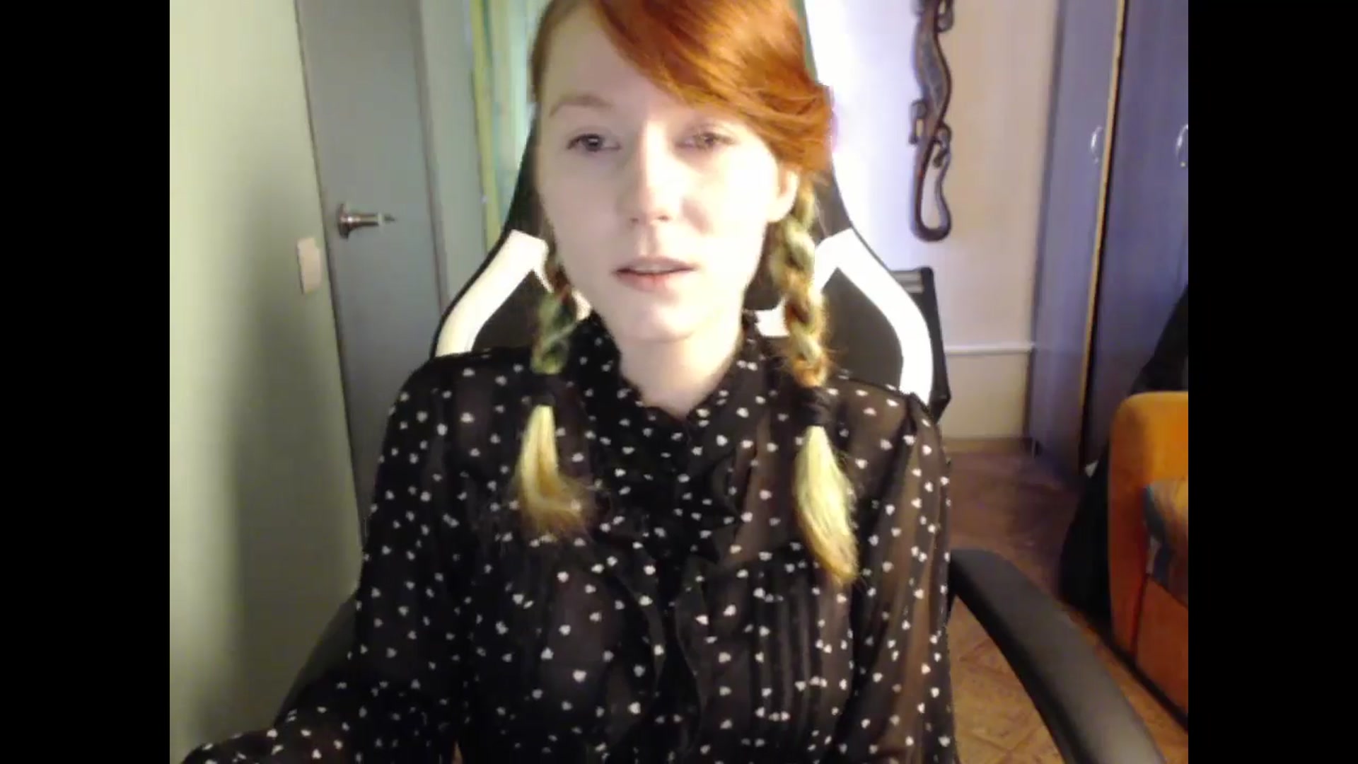 Gallery image thumbnail from NikiFoks18's myfreecams stream on, 05/14/2024, 08:57 image 14 of 20