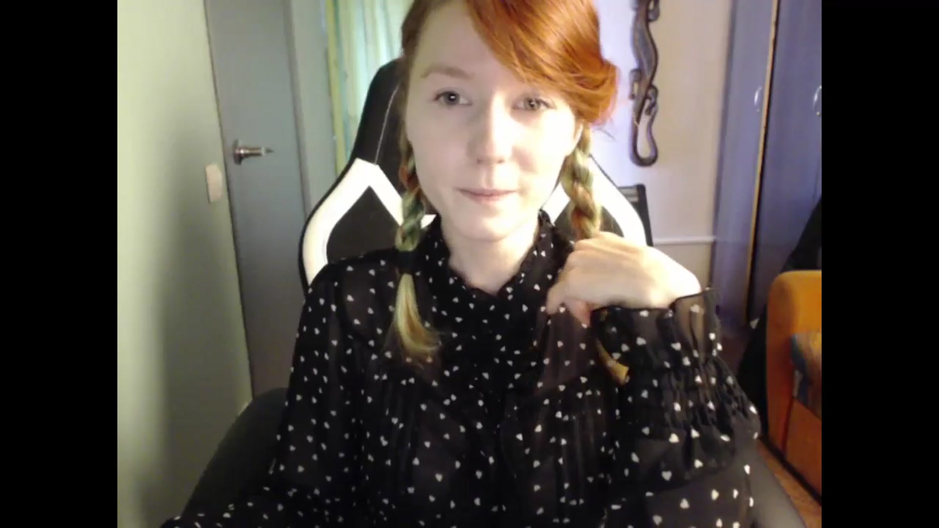 Gallery image thumbnail from NikiFoks18's myfreecams stream on, 05/14/2024, 08:57 image 15 of 20
