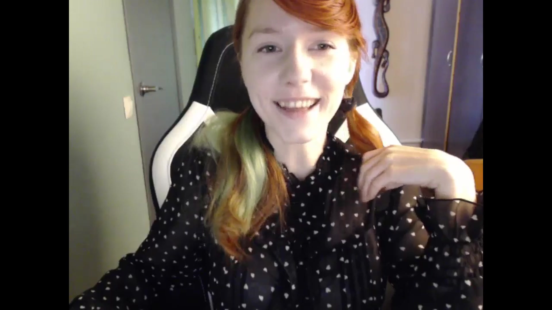 Gallery image thumbnail from NikiFoks18's myfreecams stream on, 05/15/2024, 09:56 image 16 of 20