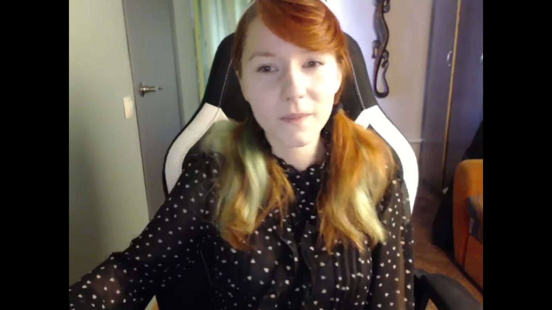 Gallery image thumbnail from NikiFoks18's myfreecams stream on, 05/15/2024, 09:56 image 3 of 20