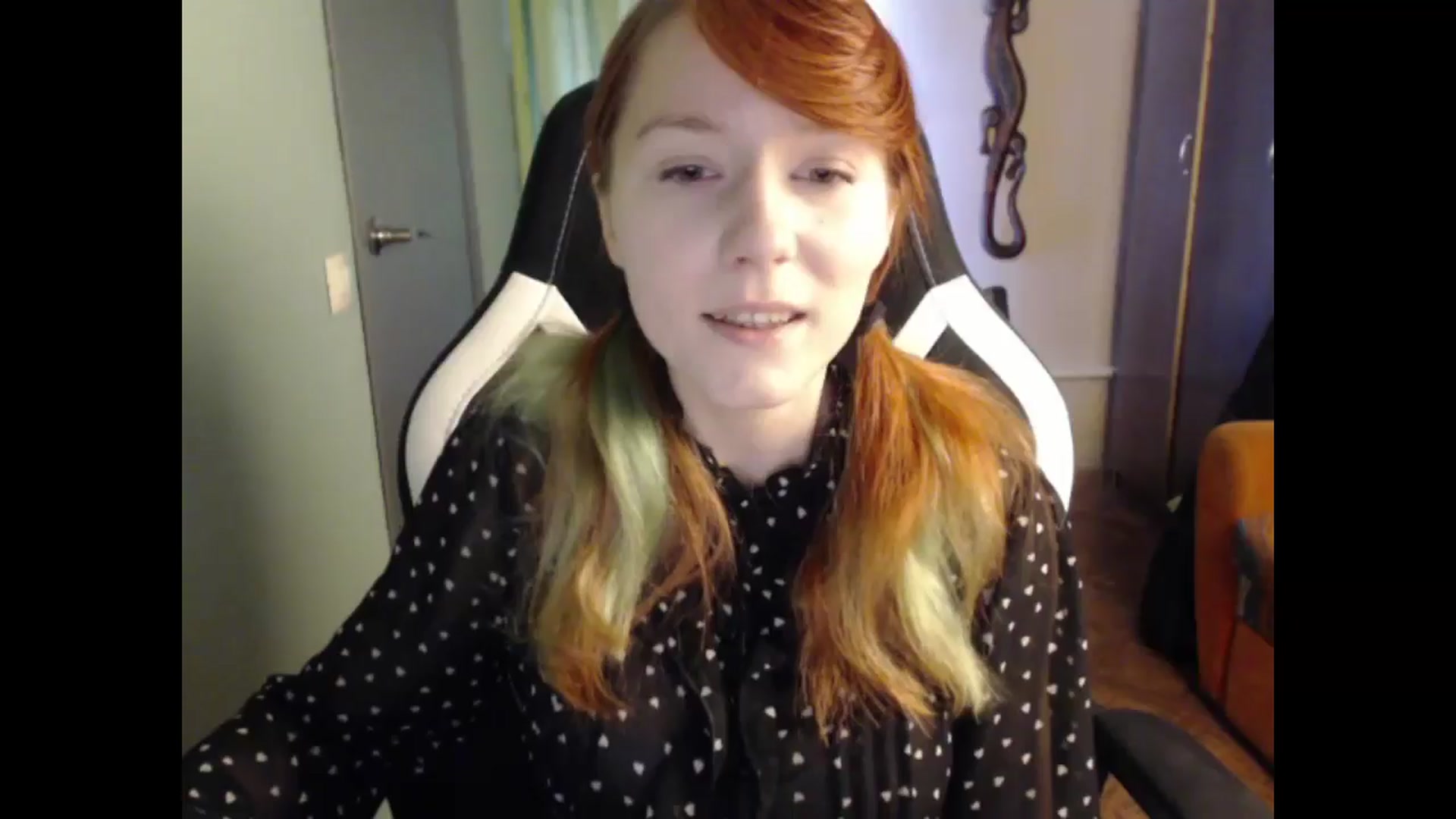 Gallery image thumbnail from NikiFoks18's myfreecams stream on, 05/15/2024, 09:56 image 8 of 20