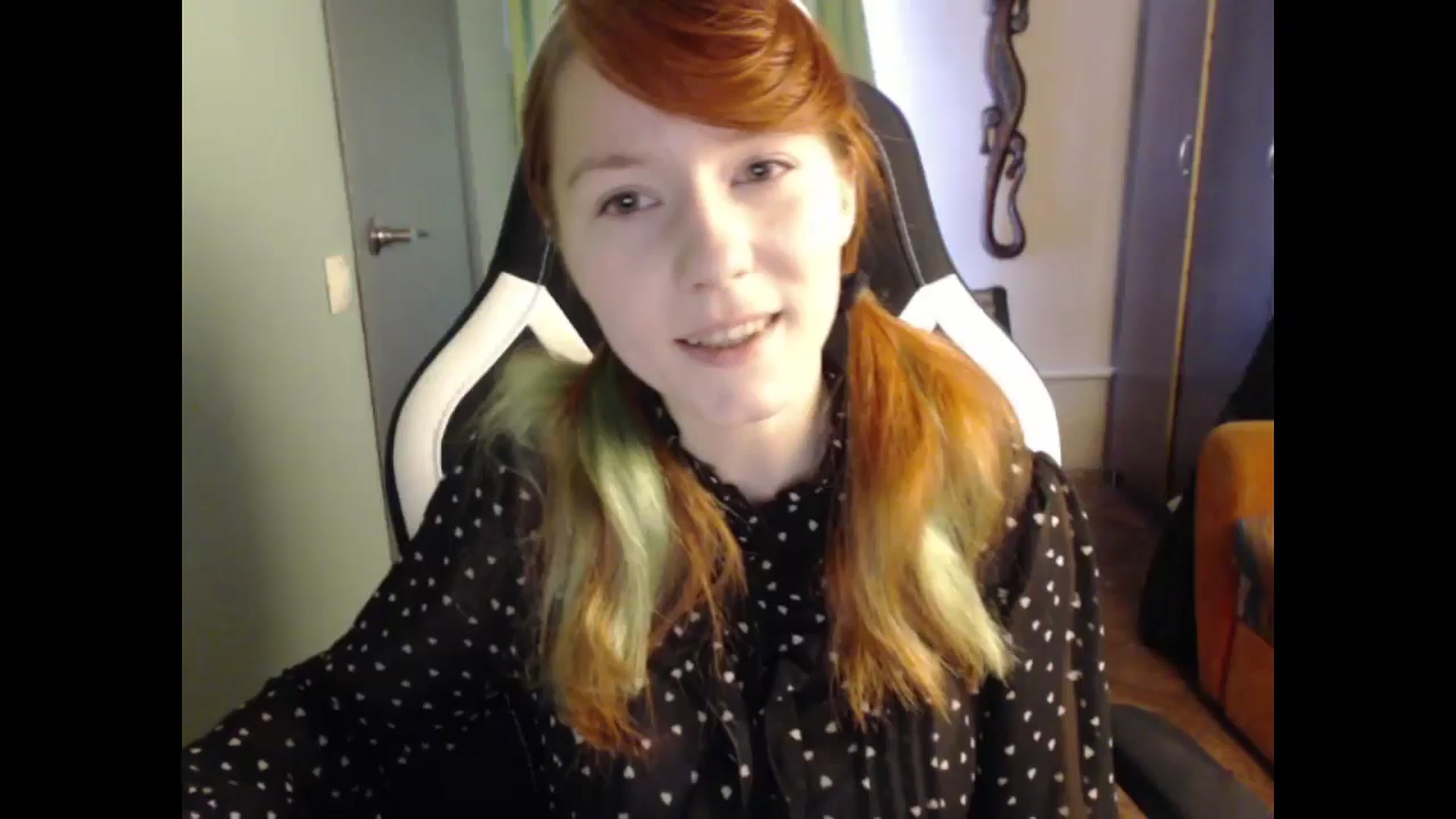 Gallery image thumbnail from NikiFoks18's myfreecams stream on, 05/15/2024, 09:56 image 4 of 20