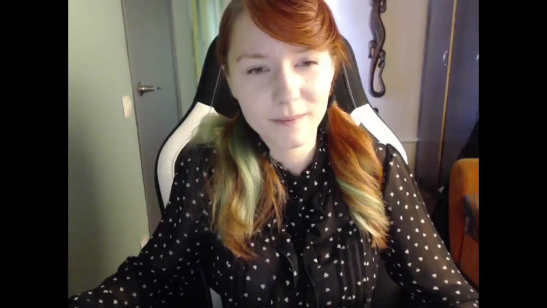 Gallery image thumbnail from NikiFoks18's myfreecams stream on, 05/15/2024, 09:56 image 18 of 20