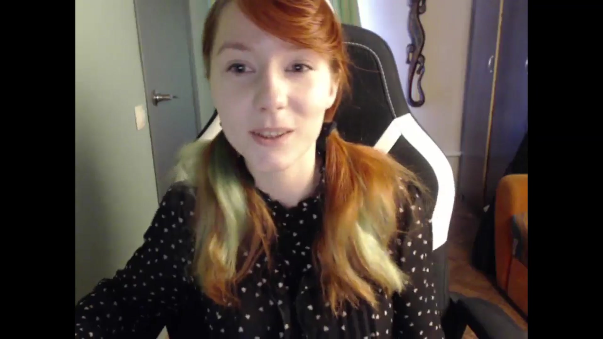 Gallery image thumbnail from NikiFoks18's myfreecams stream on, 05/15/2024, 09:56 image 9 of 20