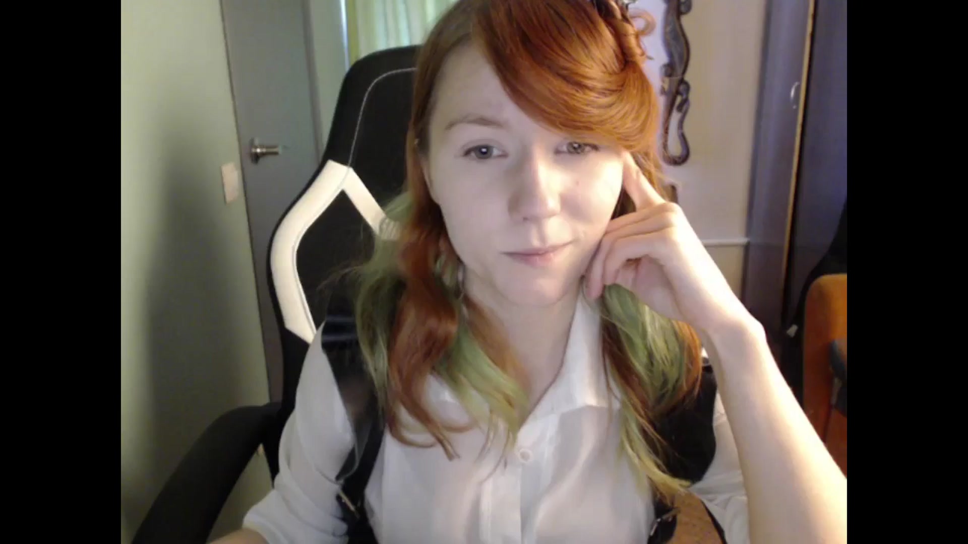 Gallery image thumbnail from NikiFoks18's myfreecams stream on, 05/16/2024, 08:11 image 9 of 20