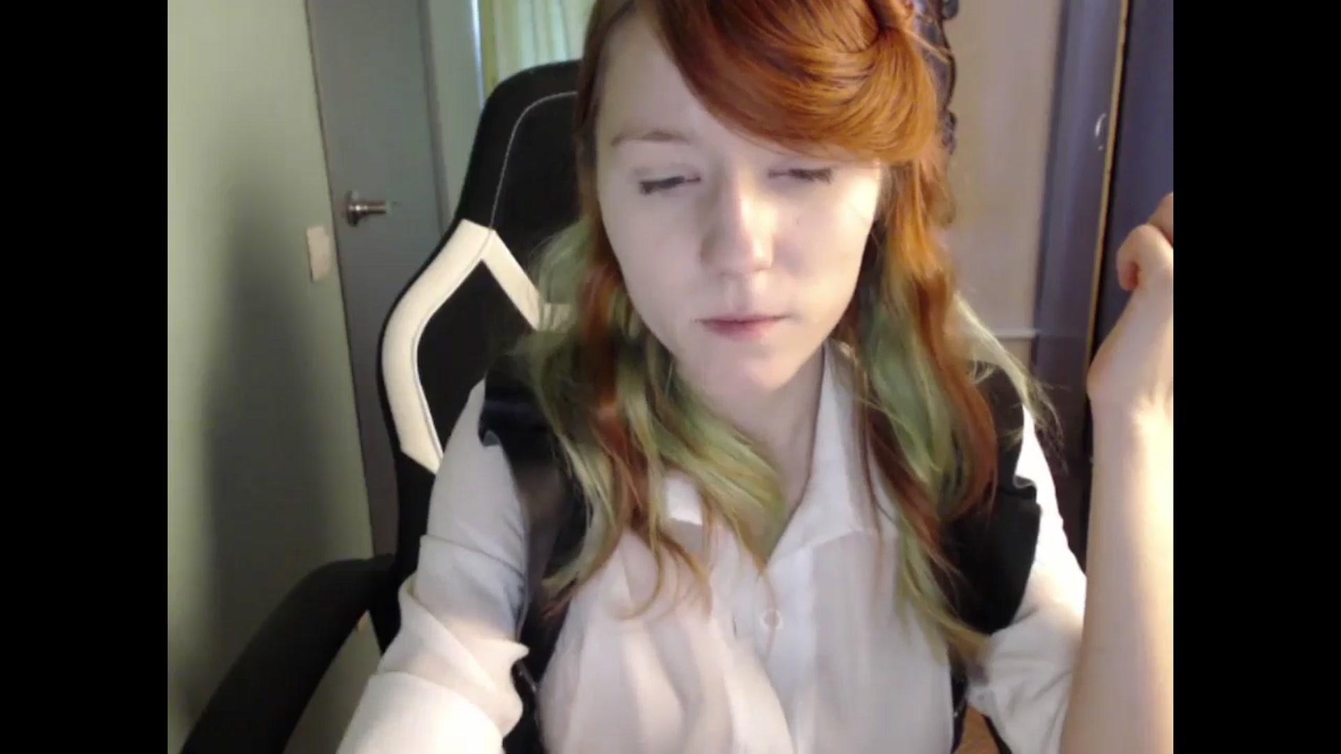 Gallery image thumbnail from NikiFoks18's myfreecams stream on, 05/16/2024, 08:11 image 3 of 20