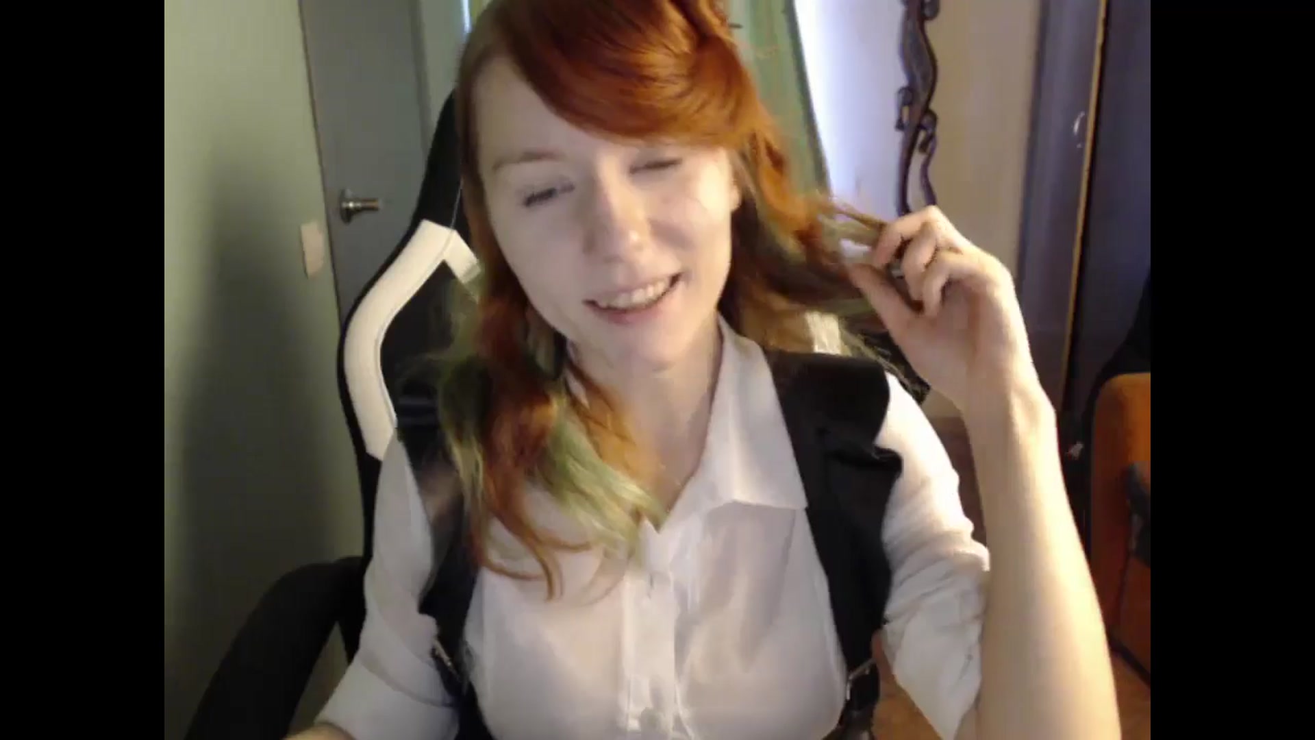 Gallery image thumbnail from NikiFoks18's myfreecams stream on, 05/16/2024, 08:11 image 11 of 20
