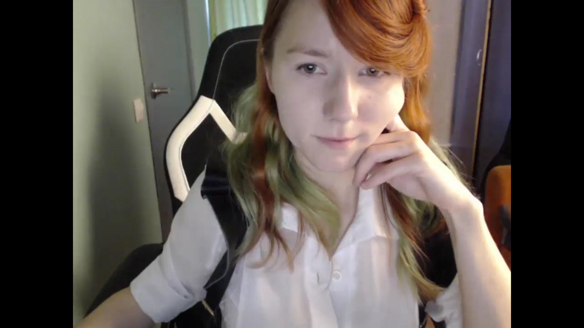 Gallery image thumbnail from NikiFoks18's myfreecams stream on, 05/16/2024, 08:11 image 5 of 20