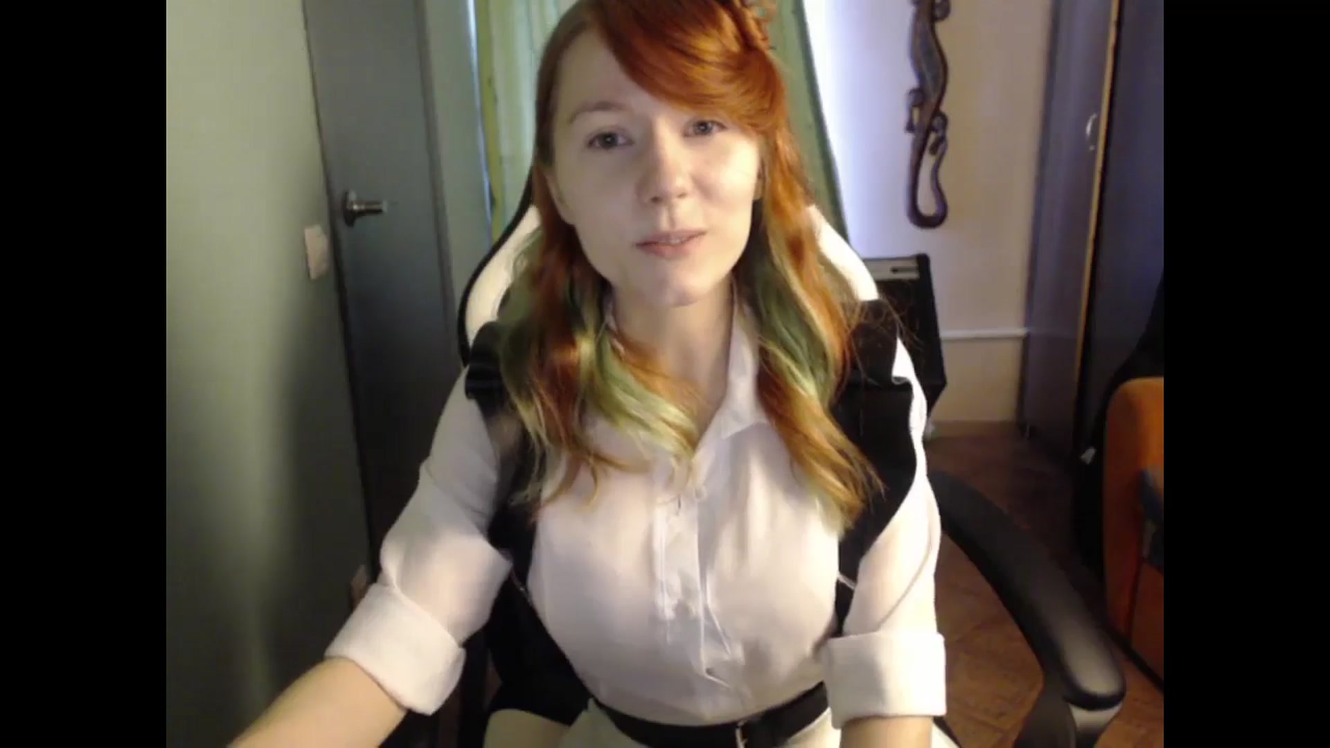 Gallery image thumbnail from NikiFoks18's myfreecams stream on, 05/16/2024, 08:11 image 17 of 20