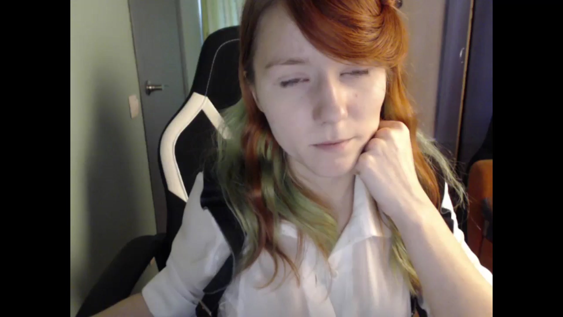 Gallery image thumbnail from NikiFoks18's myfreecams stream on, 05/16/2024, 08:11 image 4 of 20