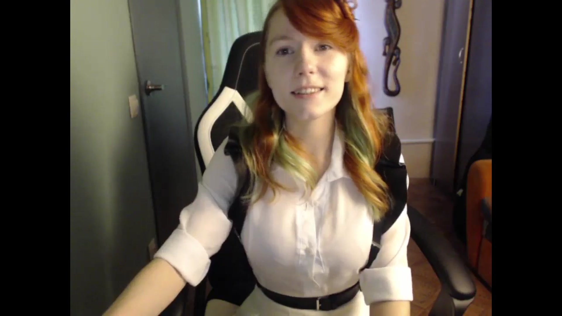 Gallery image thumbnail from NikiFoks18's myfreecams stream on, 05/16/2024, 08:11 image 16 of 20