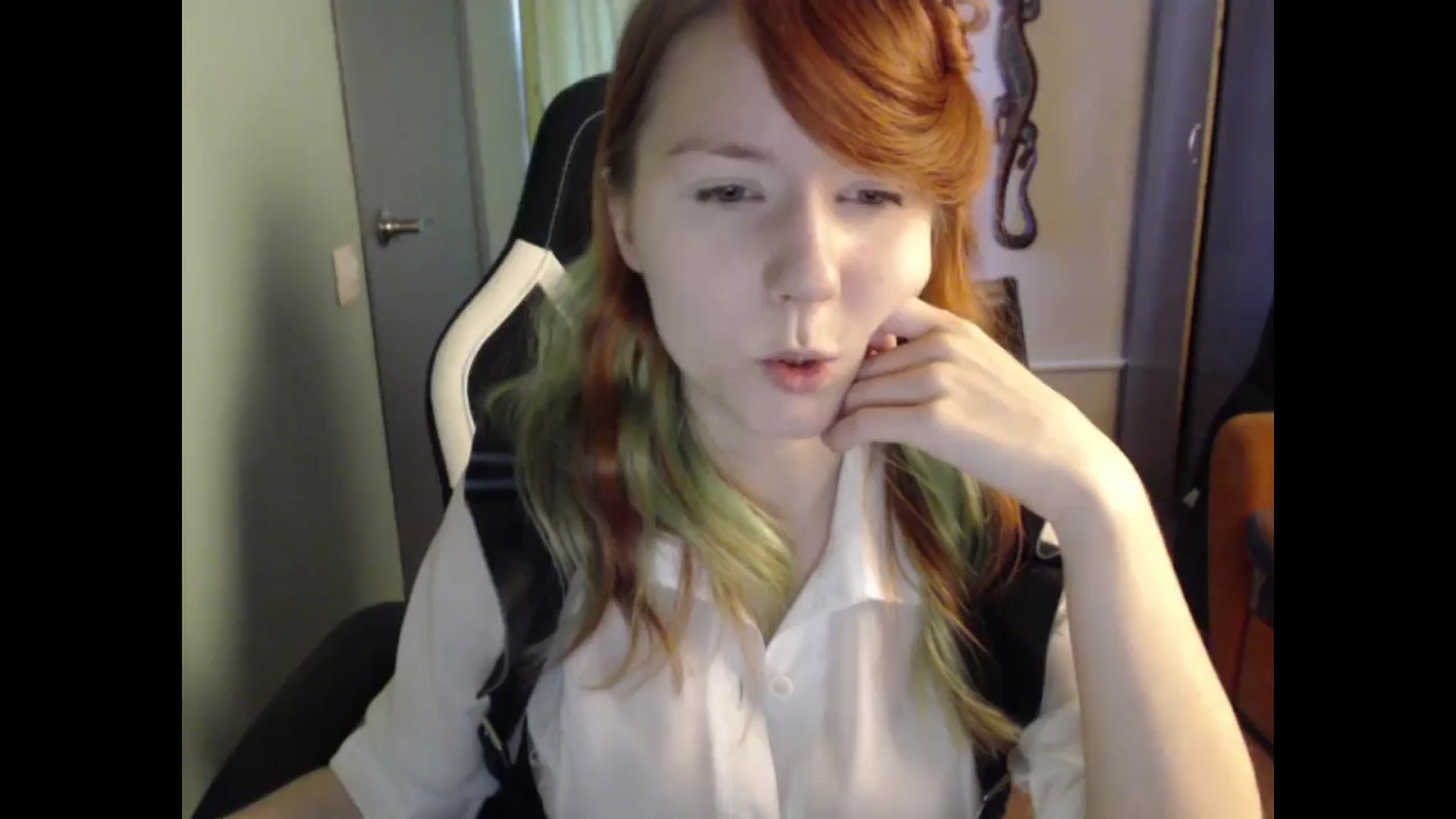 Gallery image thumbnail from NikiFoks18's myfreecams stream on, 05/16/2024, 08:11 image 1 of 20