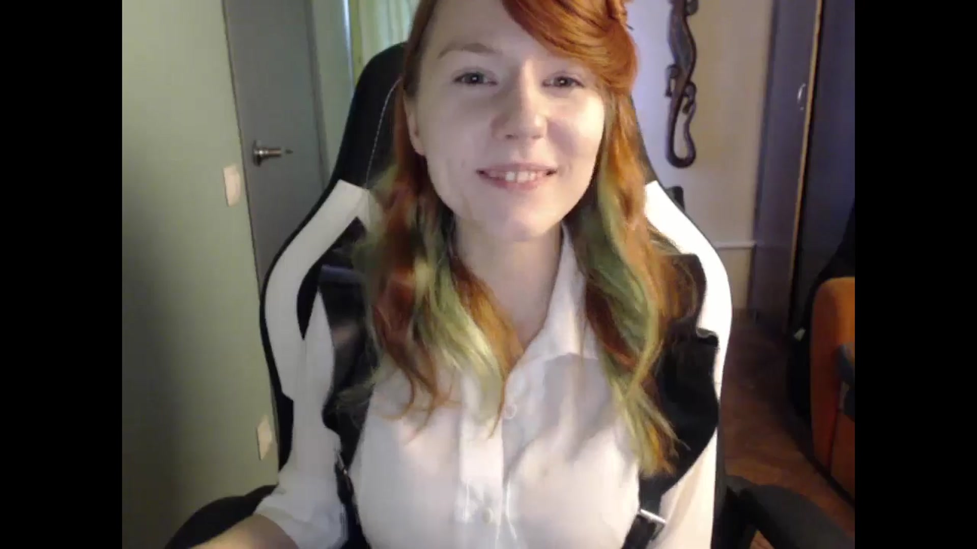 Gallery image thumbnail from NikiFoks18's myfreecams stream on, 05/16/2024, 09:34 image 18 of 20
