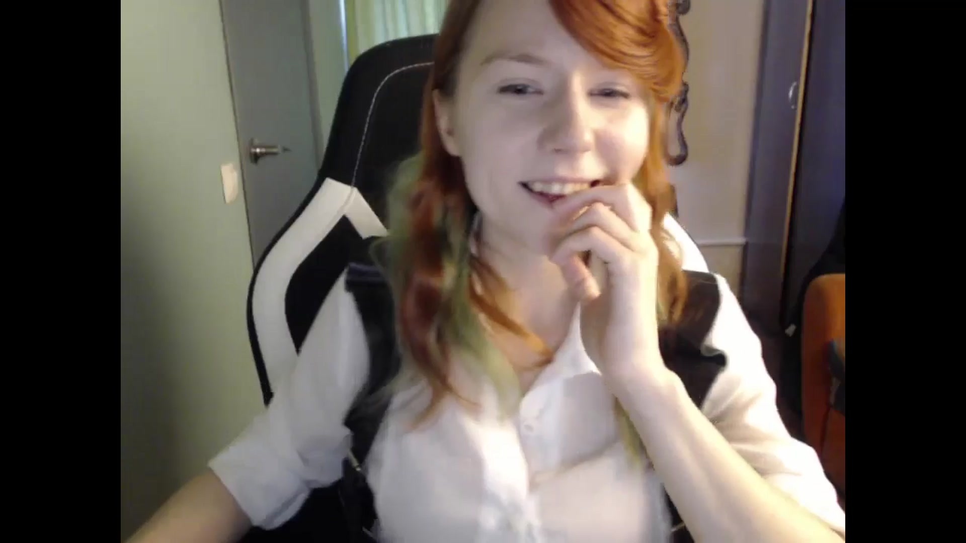 Gallery image thumbnail from NikiFoks18's myfreecams stream on, 05/16/2024, 09:34 image 10 of 20