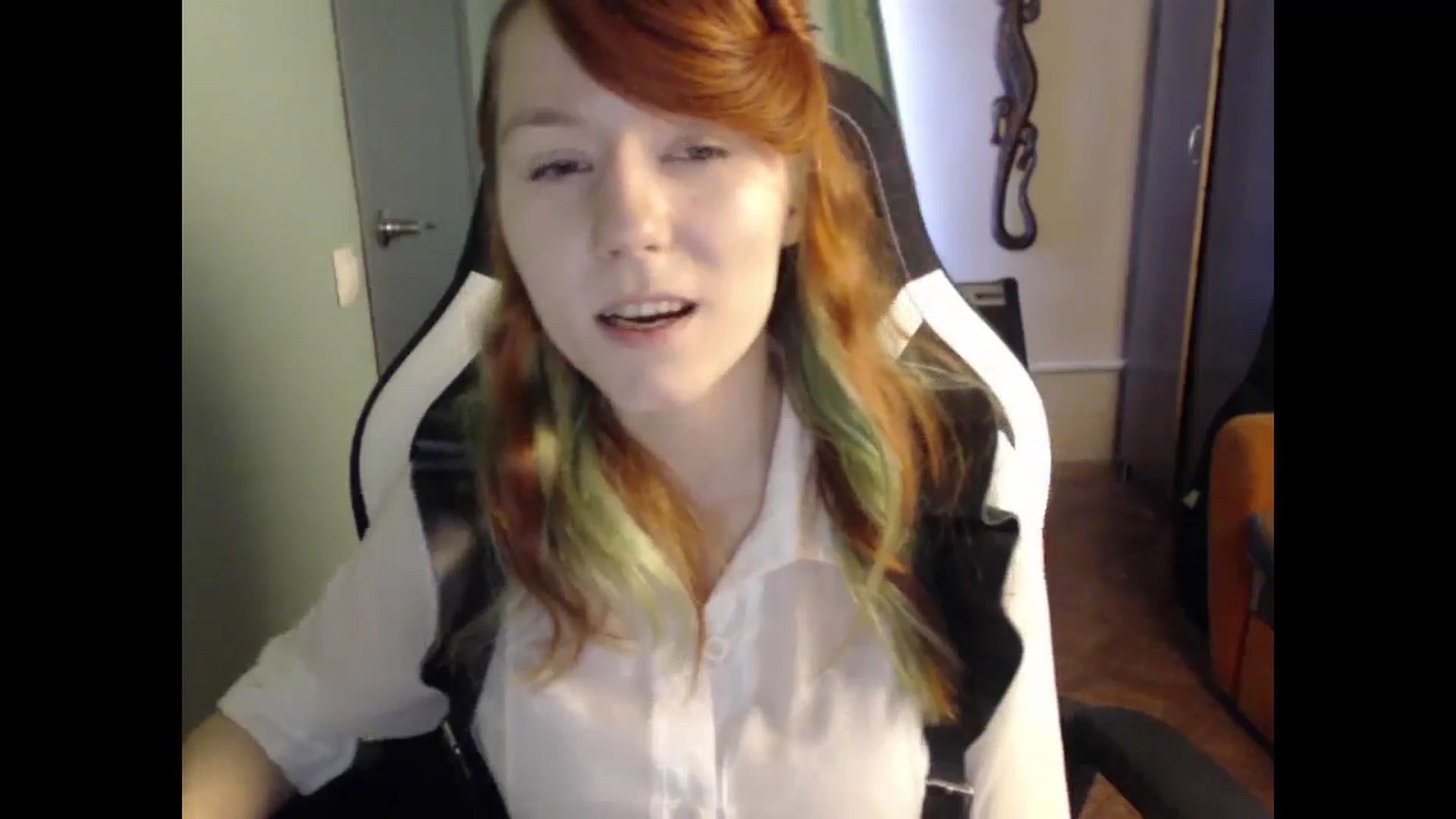 Gallery image thumbnail from NikiFoks18's myfreecams stream on, 05/16/2024, 09:34 image 17 of 20