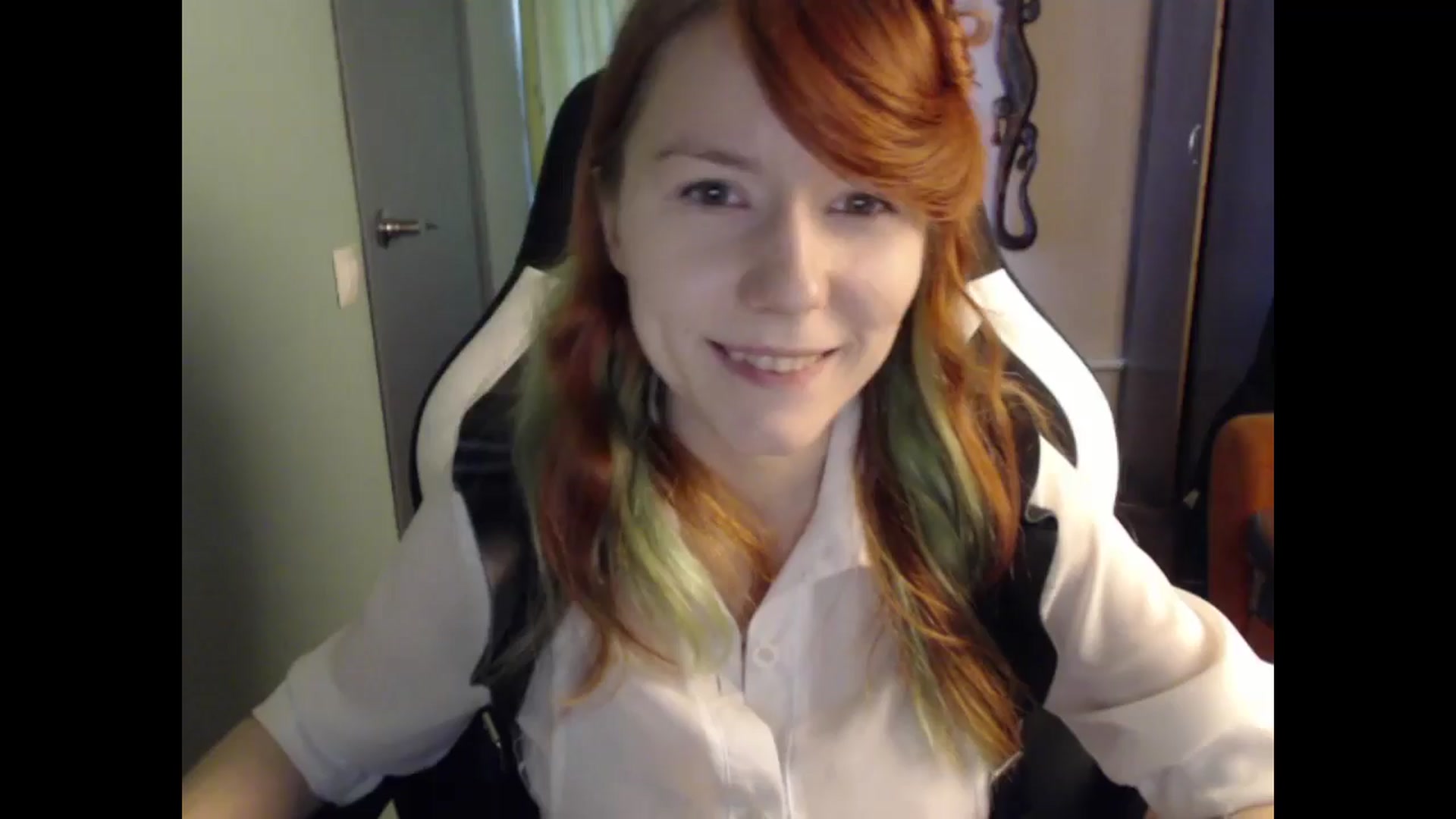 Gallery image thumbnail from NikiFoks18's myfreecams stream on, 05/16/2024, 09:34 image 1 of 20