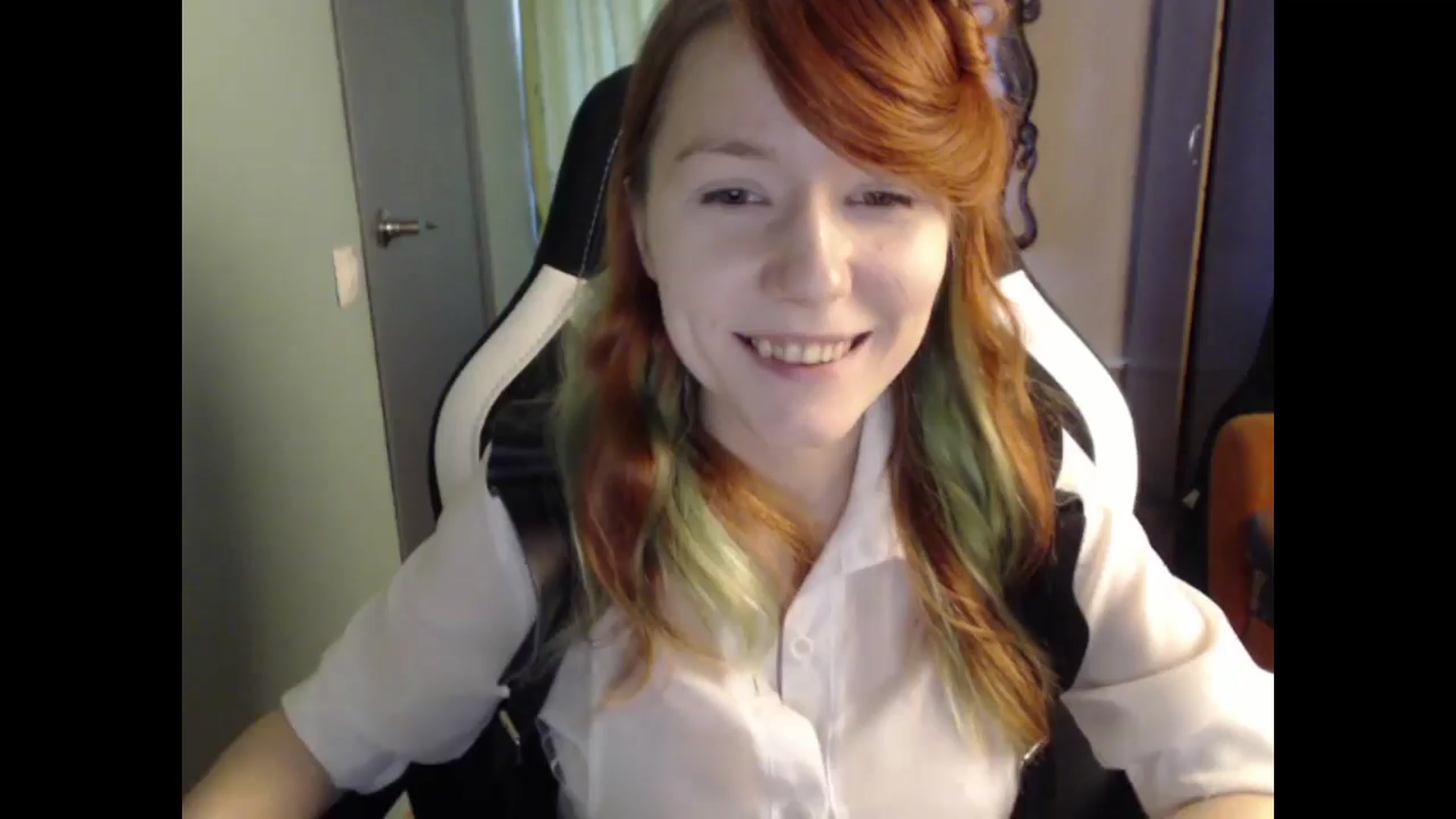 Gallery image thumbnail from NikiFoks18's myfreecams stream on, 05/16/2024, 09:34 image 2 of 20