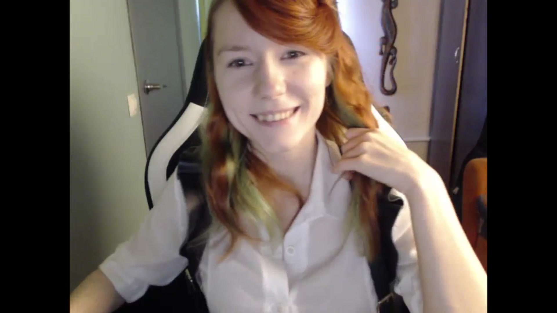 Gallery image thumbnail from NikiFoks18's myfreecams stream on, 05/16/2024, 09:34 image 8 of 20