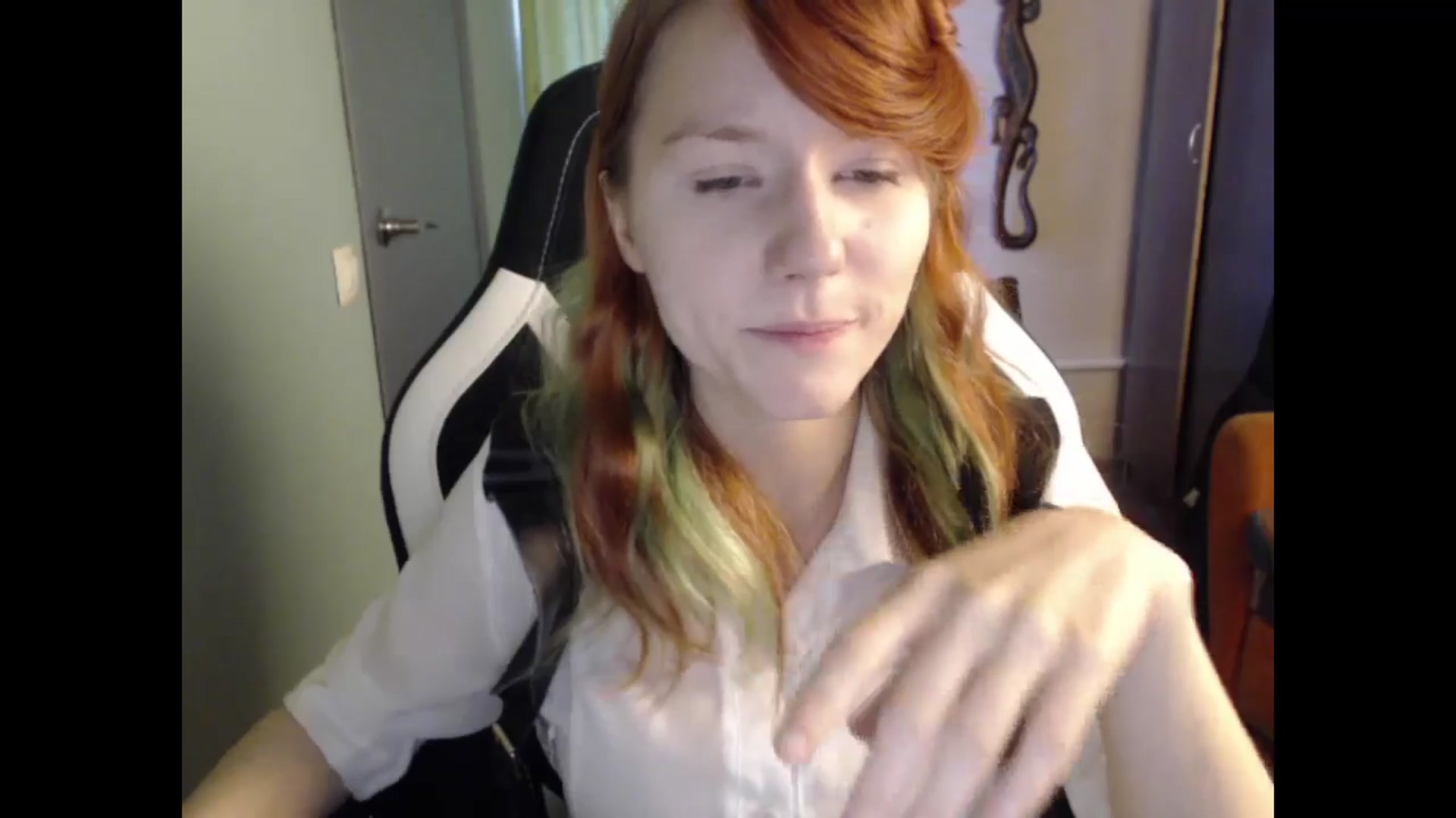 Gallery image thumbnail from NikiFoks18's myfreecams stream on, 05/16/2024, 09:34 image 19 of 20