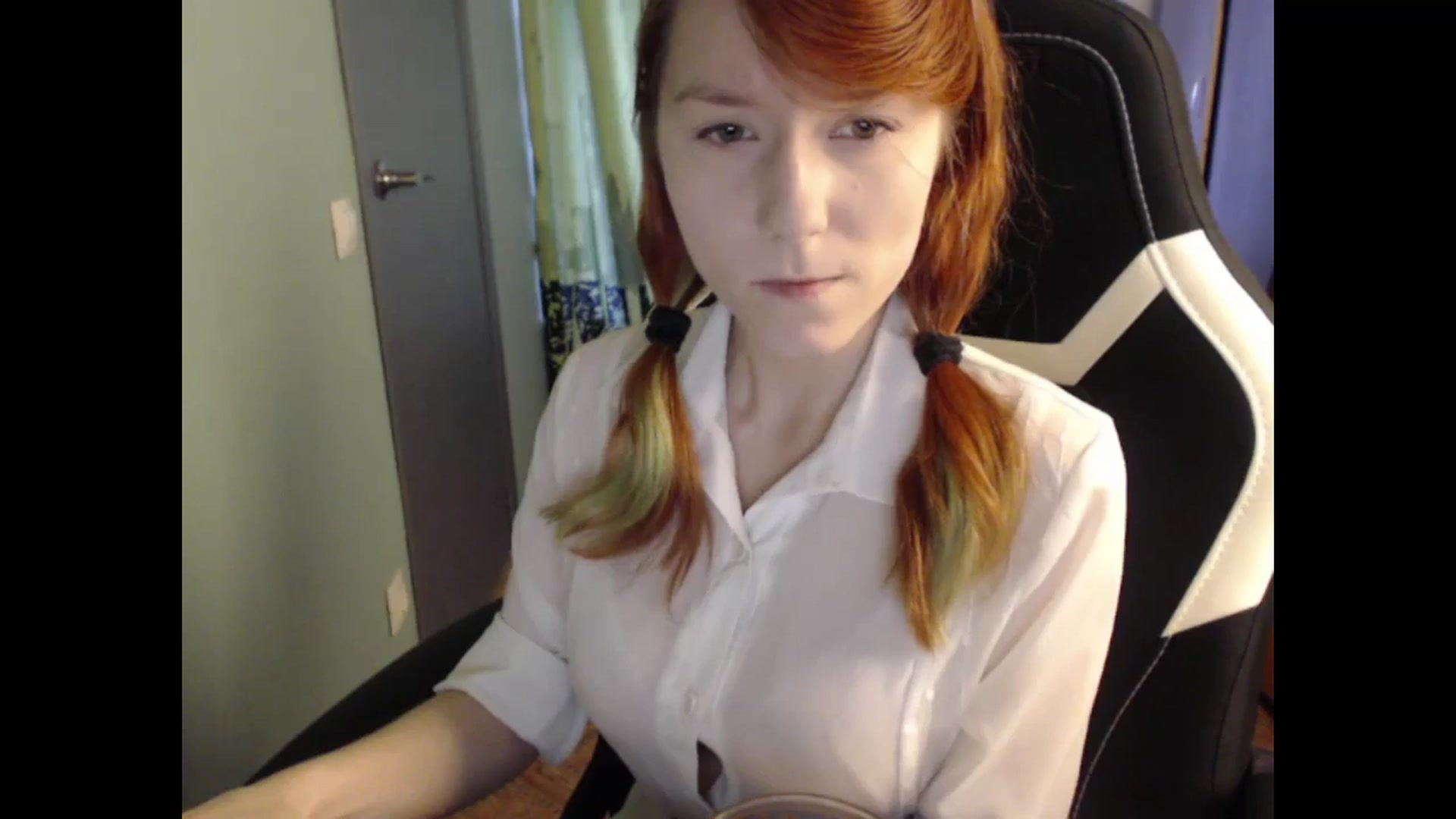 Gallery image thumbnail from NikiFoks18's myfreecams stream on, 05/17/2024, 08:37 image 19 of 20