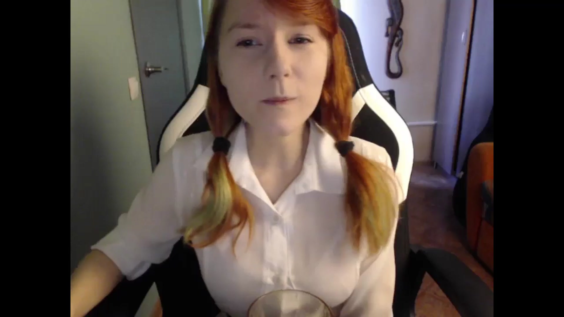 Gallery image thumbnail from NikiFoks18's myfreecams stream on, 05/17/2024, 08:37 image 3 of 20