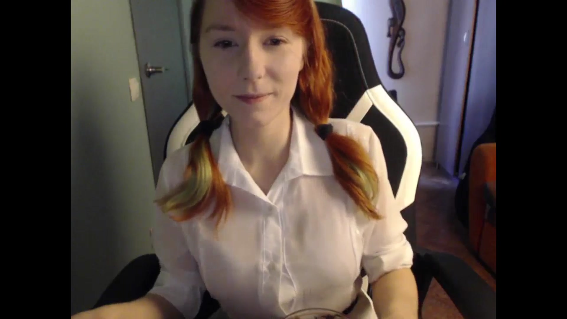 Gallery image thumbnail from NikiFoks18's myfreecams stream on, 05/17/2024, 08:37 image 11 of 20