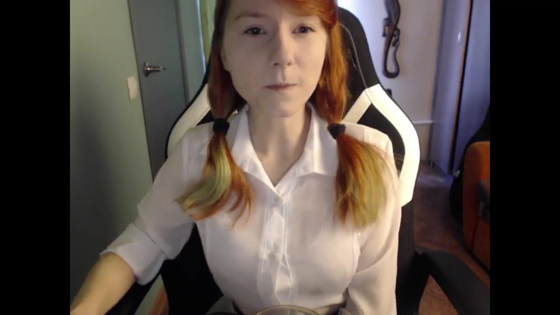 Gallery image thumbnail from NikiFoks18's myfreecams stream on, 05/17/2024, 08:37 image 8 of 20