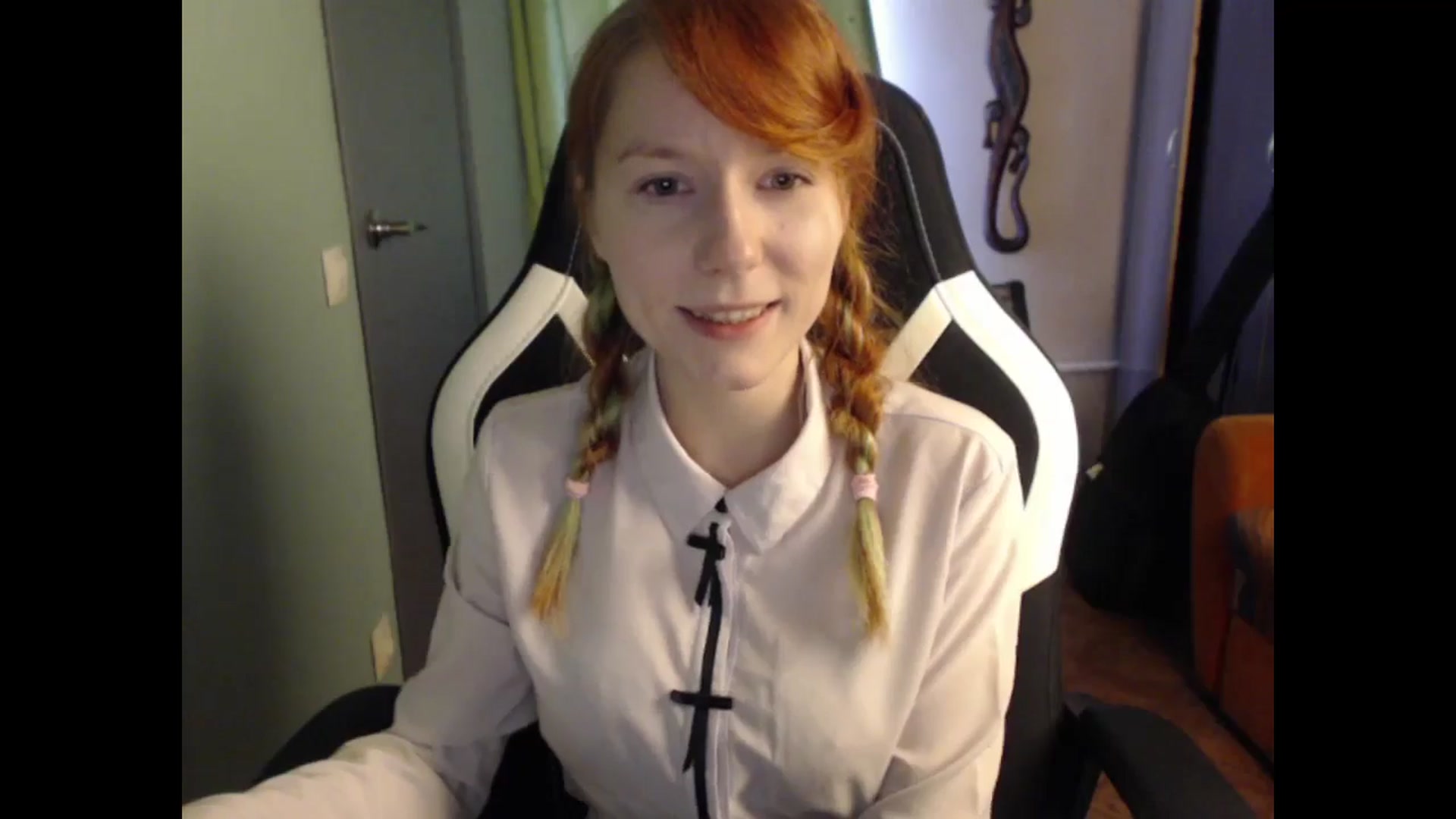 Gallery image thumbnail from NikiFoks18's myfreecams stream on, 05/23/2024, 07:57 image 12 of 20