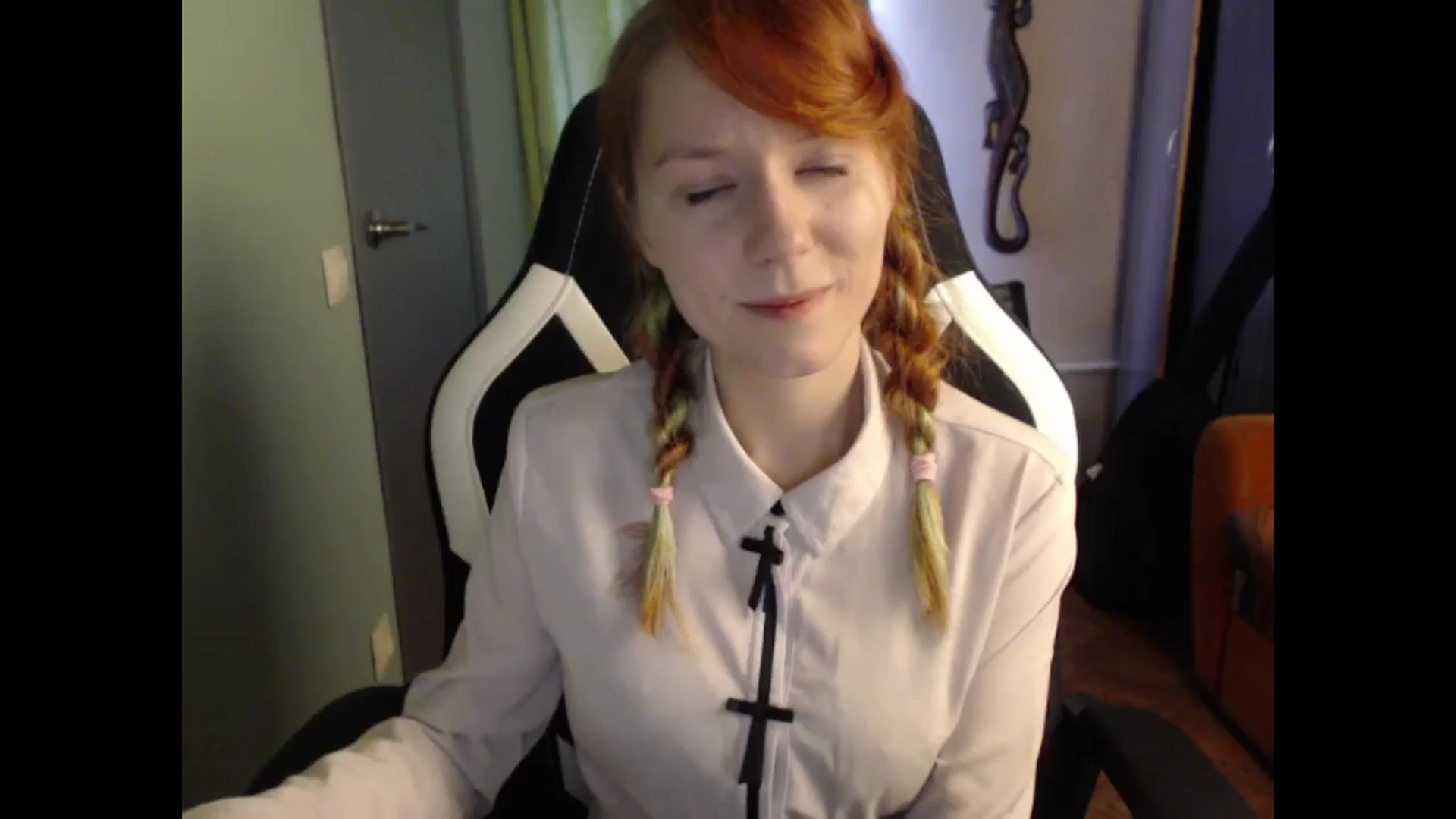 Gallery image thumbnail from NikiFoks18's myfreecams stream on, 05/23/2024, 07:57 image 5 of 20