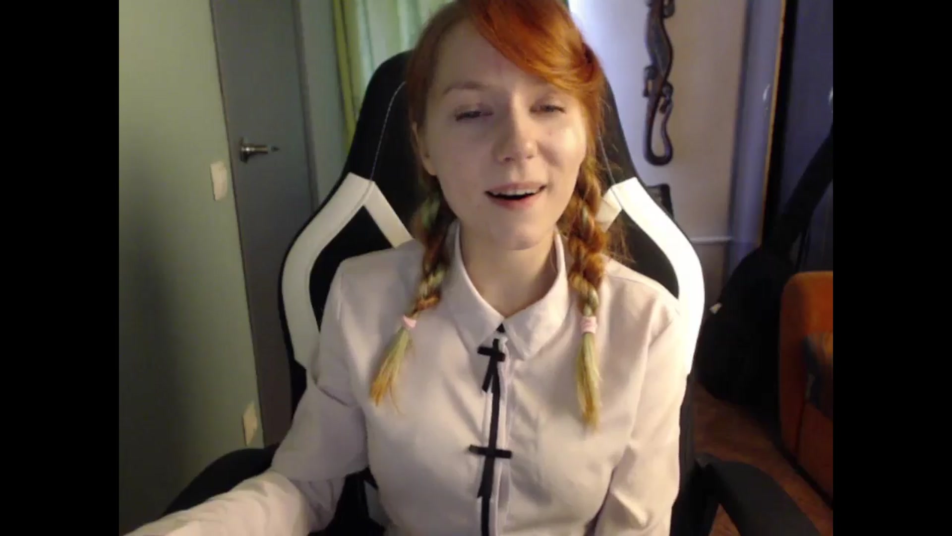Gallery image thumbnail from NikiFoks18's myfreecams stream on, 05/23/2024, 07:57 image 14 of 20